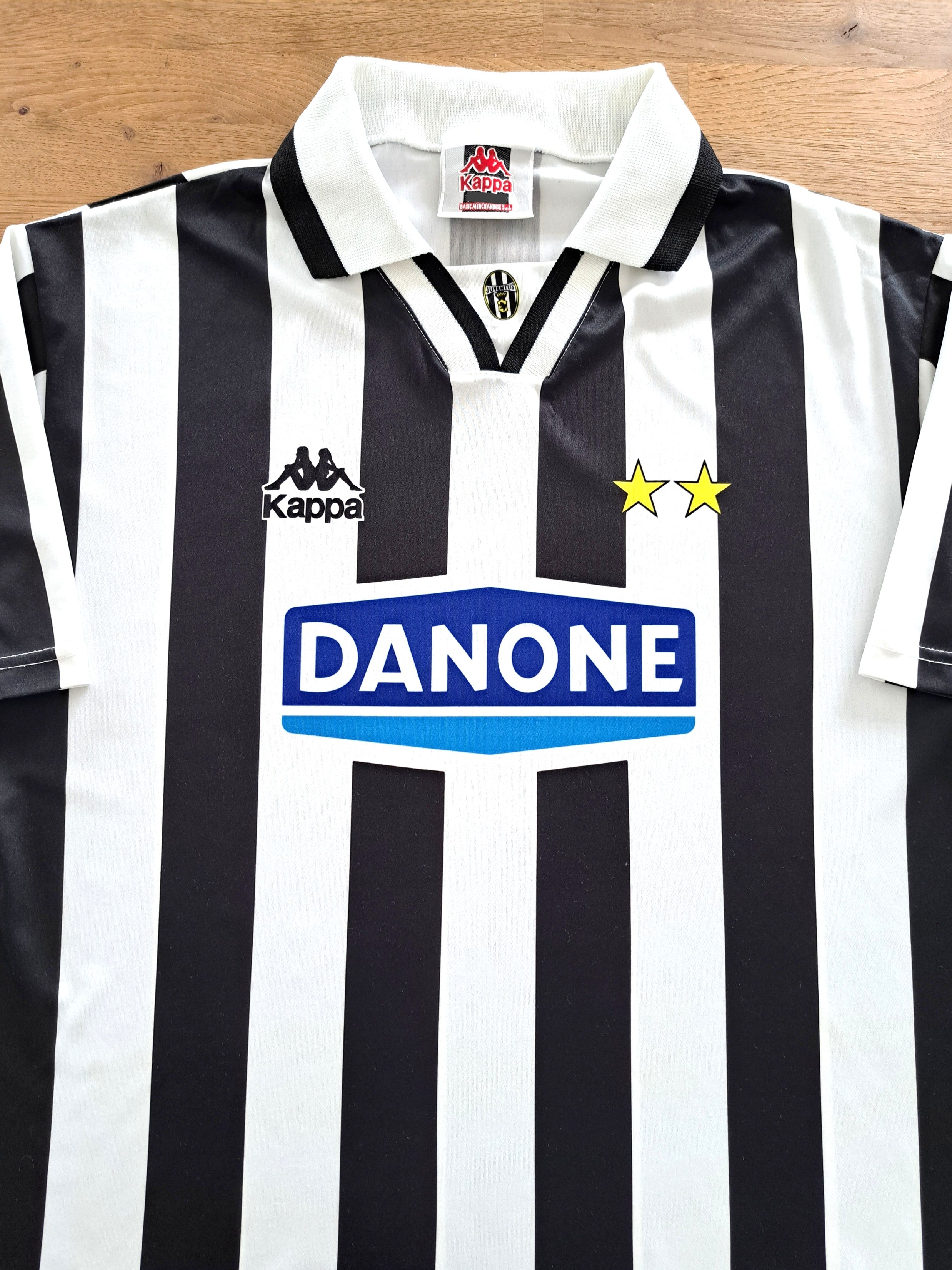 1994/95 Juventus Home 'Basic' Football Shirt