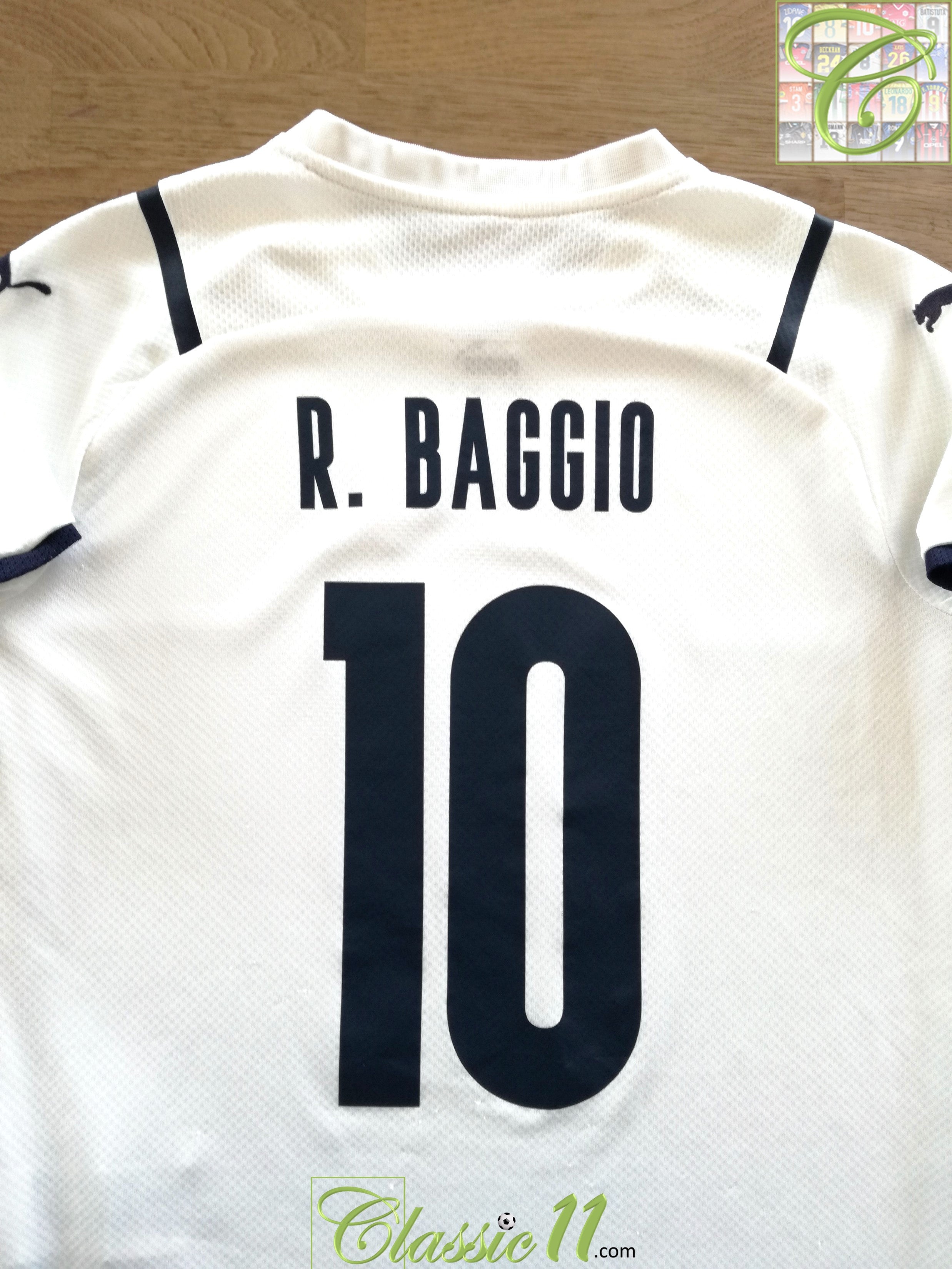 2021/22 Italy Away Football Shirt R. Baggio #10