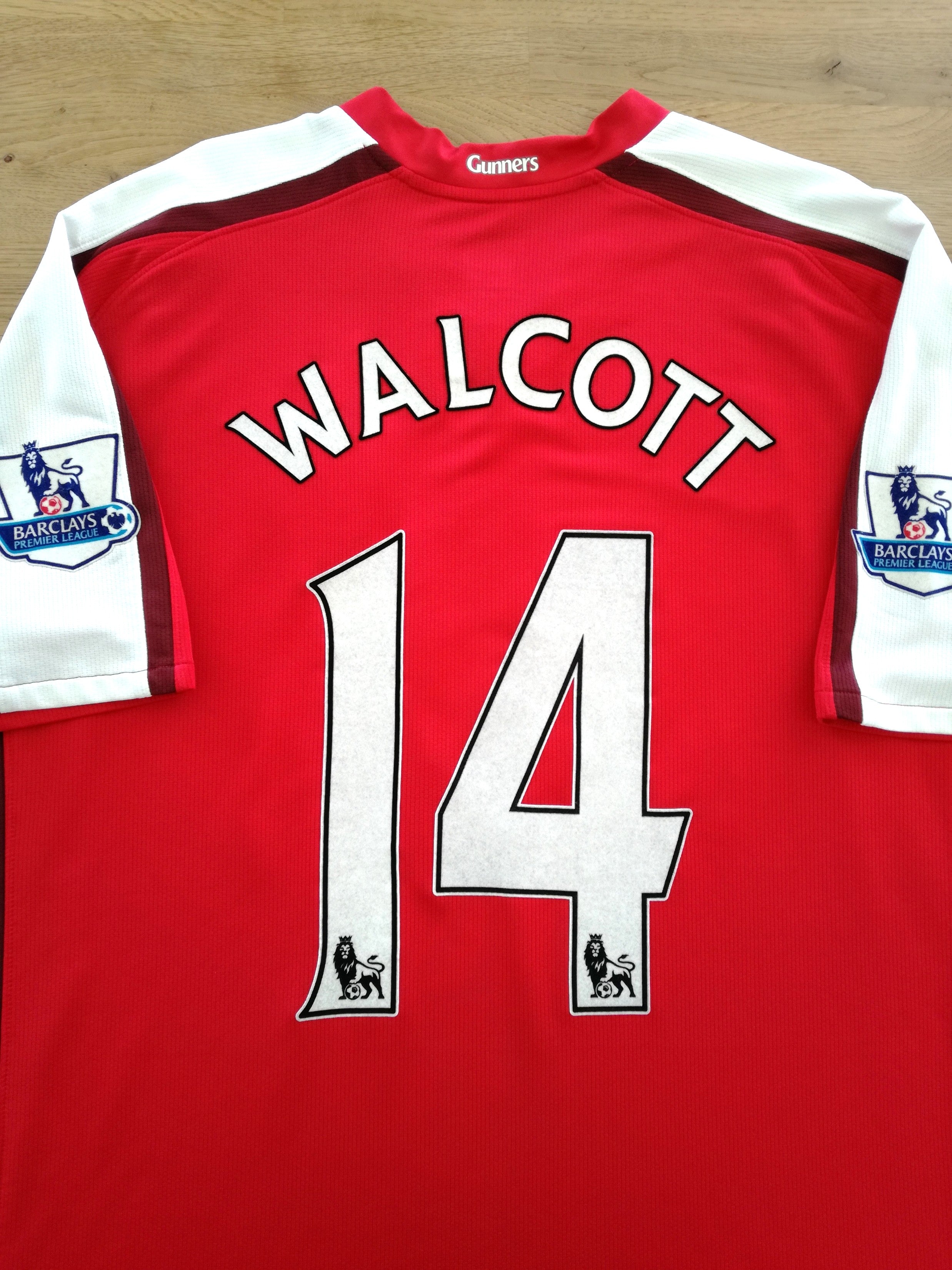 2008/09 Arsenal Home Premier League Football Shirt Walcott #14