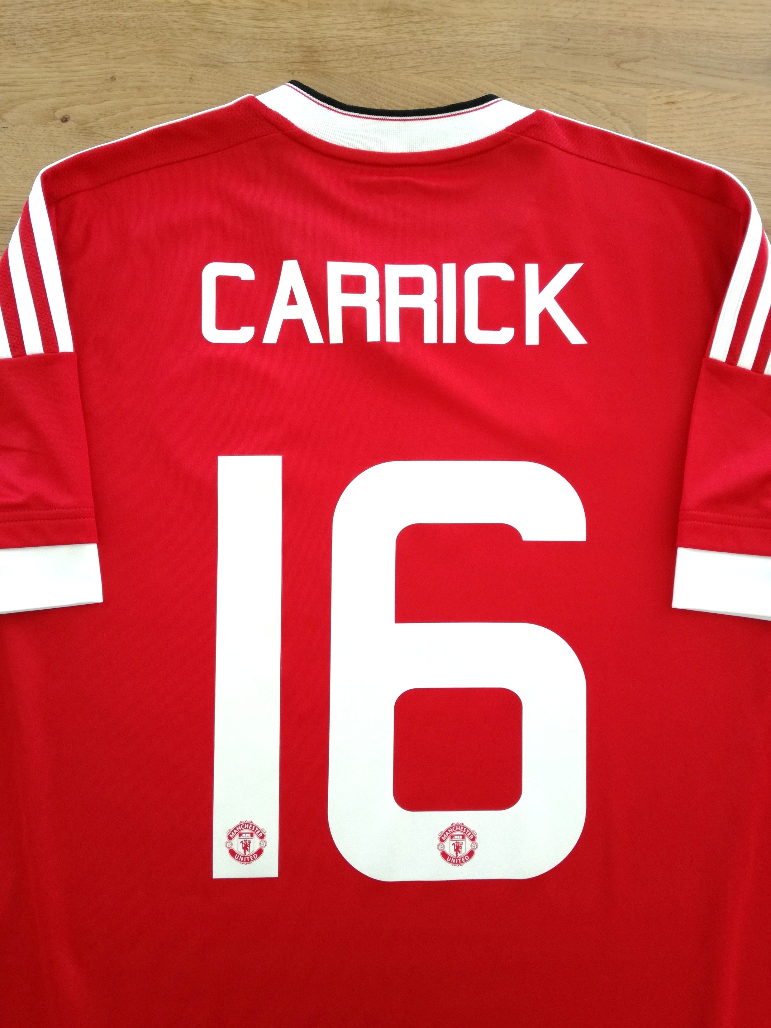 2015/16 Man Utd Home Football Shirt Carrick #16