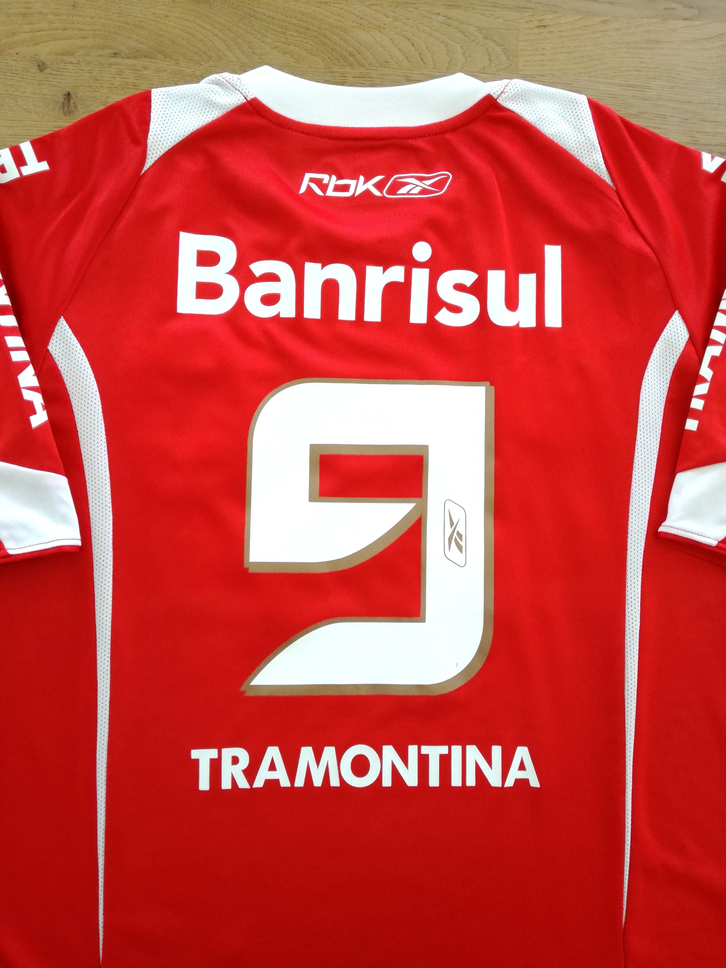 2008 Internacional Home Football Shirt #9 (L)