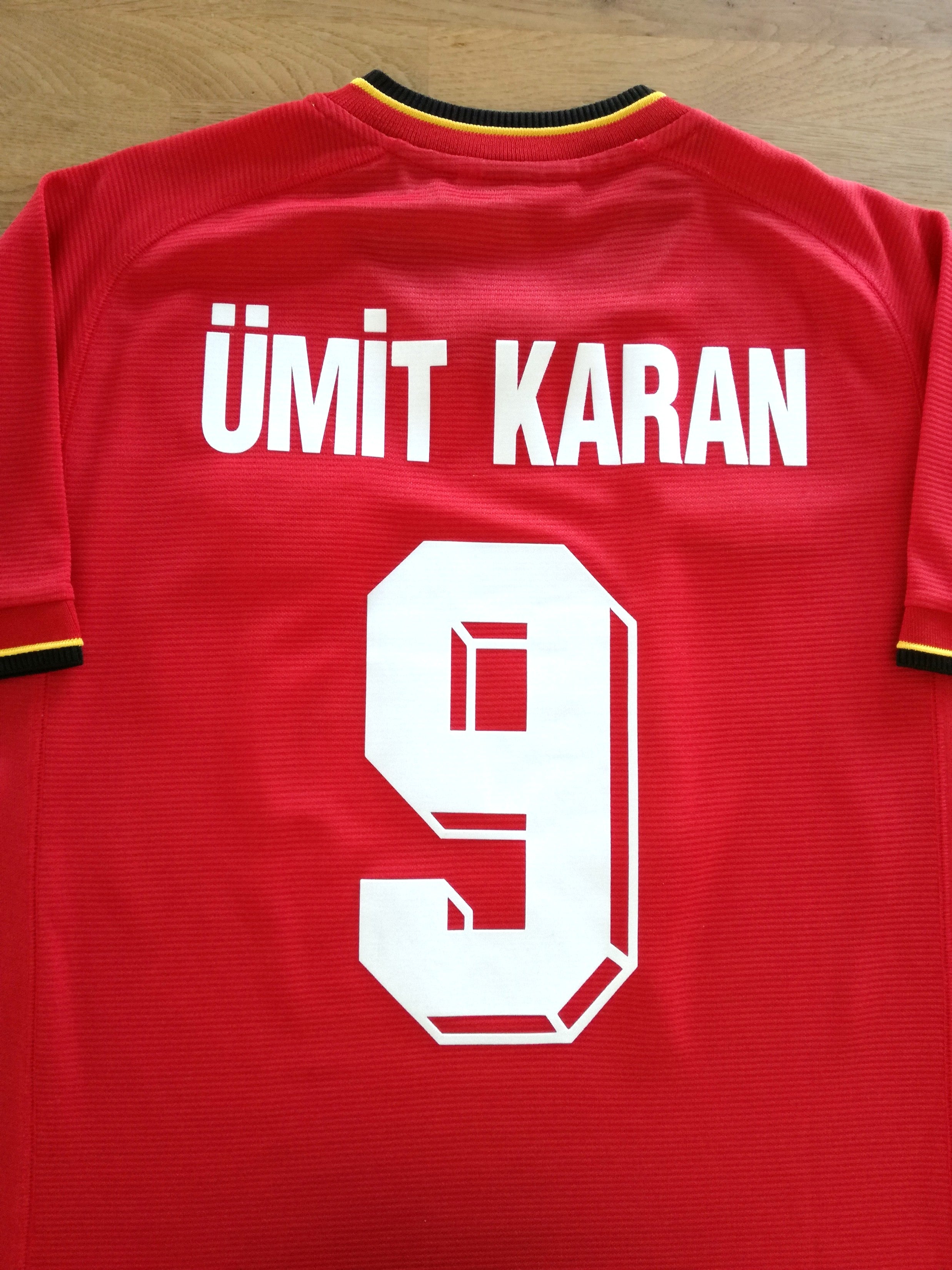 2001/02 Galatasaray 3rd Football Shirt Ümit Karan #9