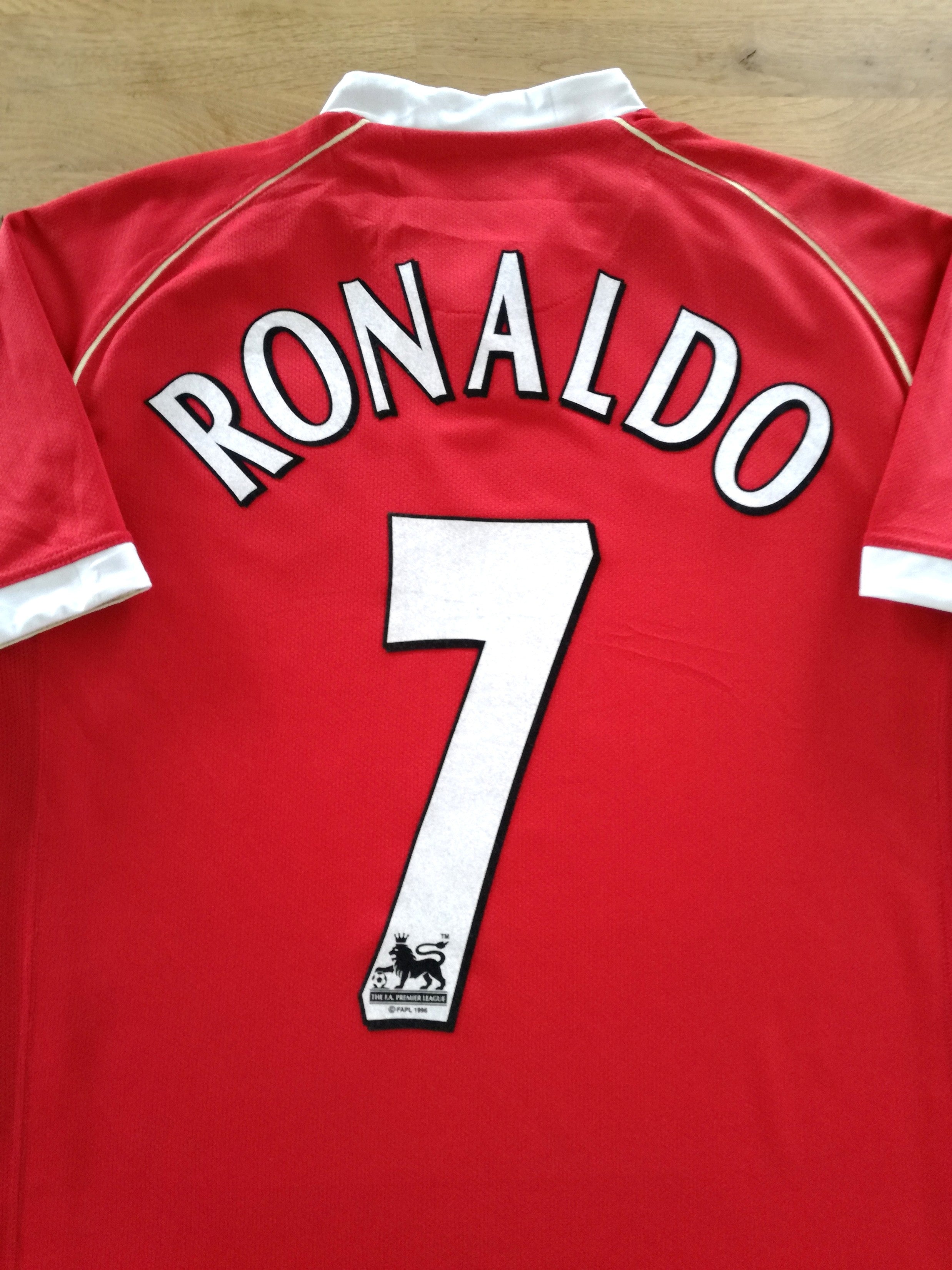 2006/07 Man Utd Home Premier League Football Shirt Ronaldo #7