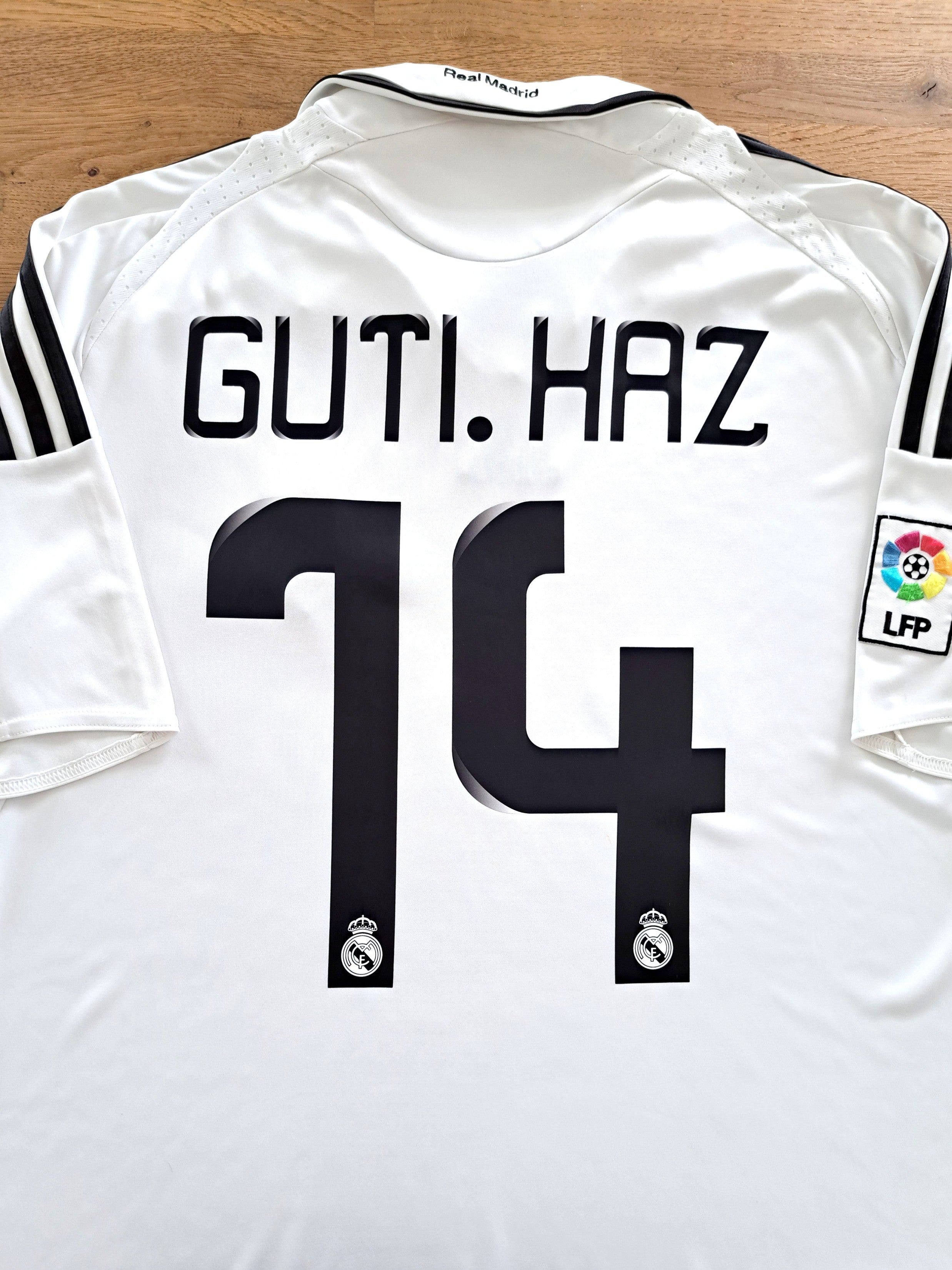 2008/09 Real Madrid Home La Liga Football Shirt Guti. Haz #14