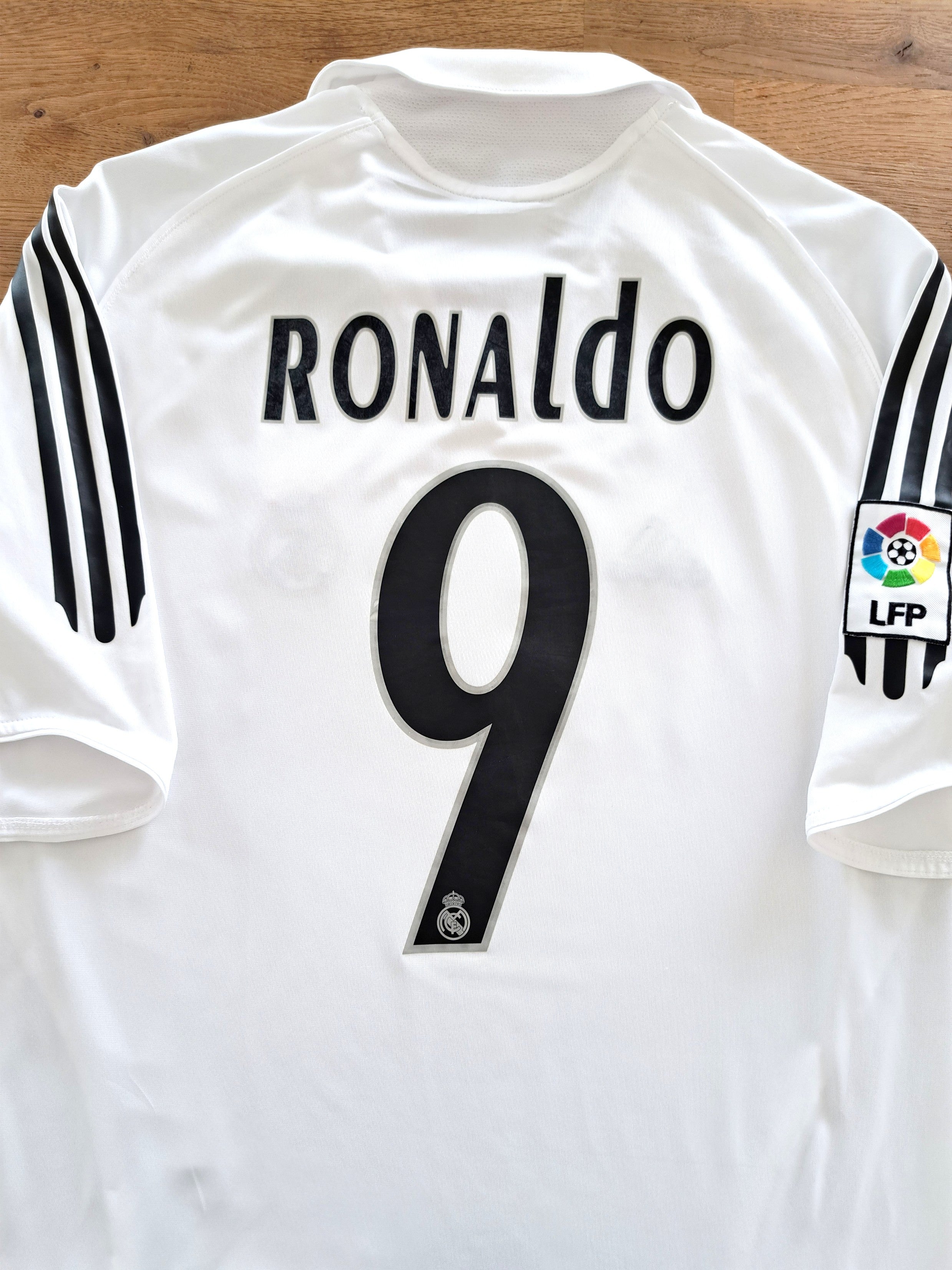 2005/06 Real Madrid Home La Liga Football Shirt Ronaldo #9