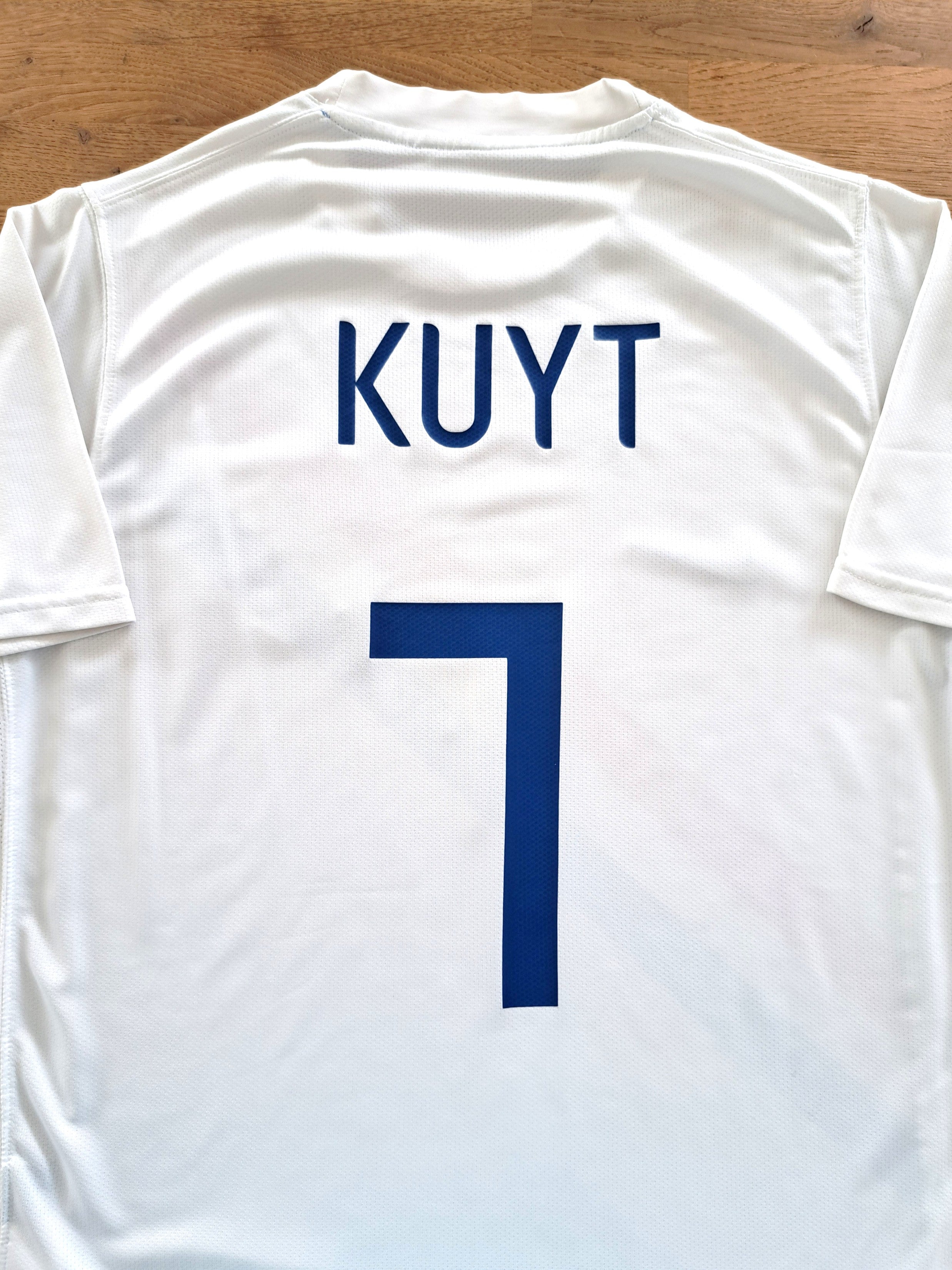 2006/07 Netherlands Away Football Shirt Kuyt #7