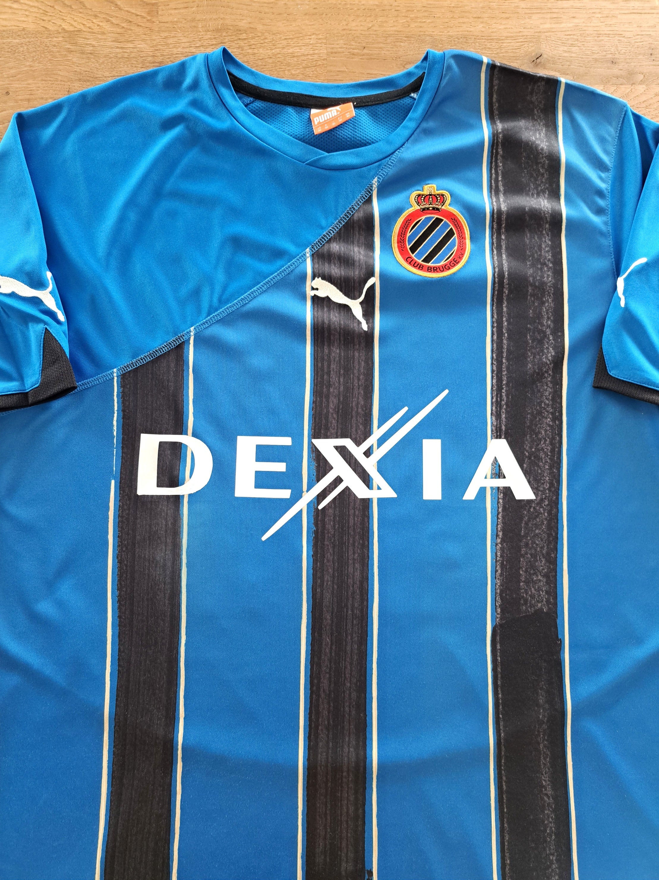 2010/11 Club Brugge Home Football Shirt