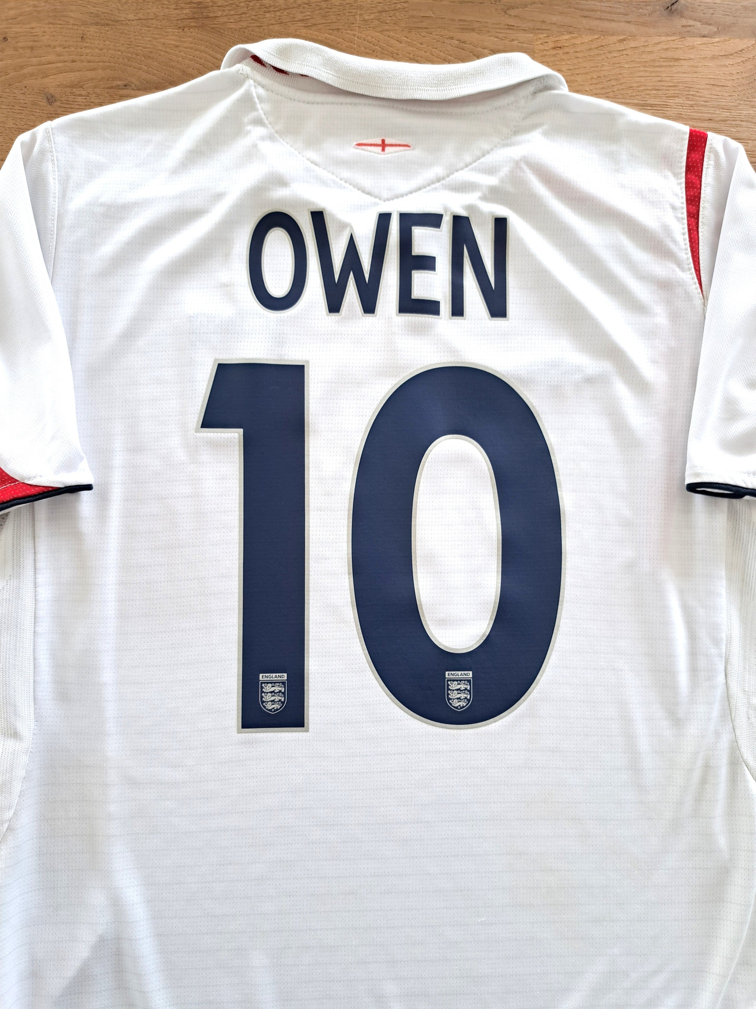 2005/06 England Home Football Shirt Owen #10