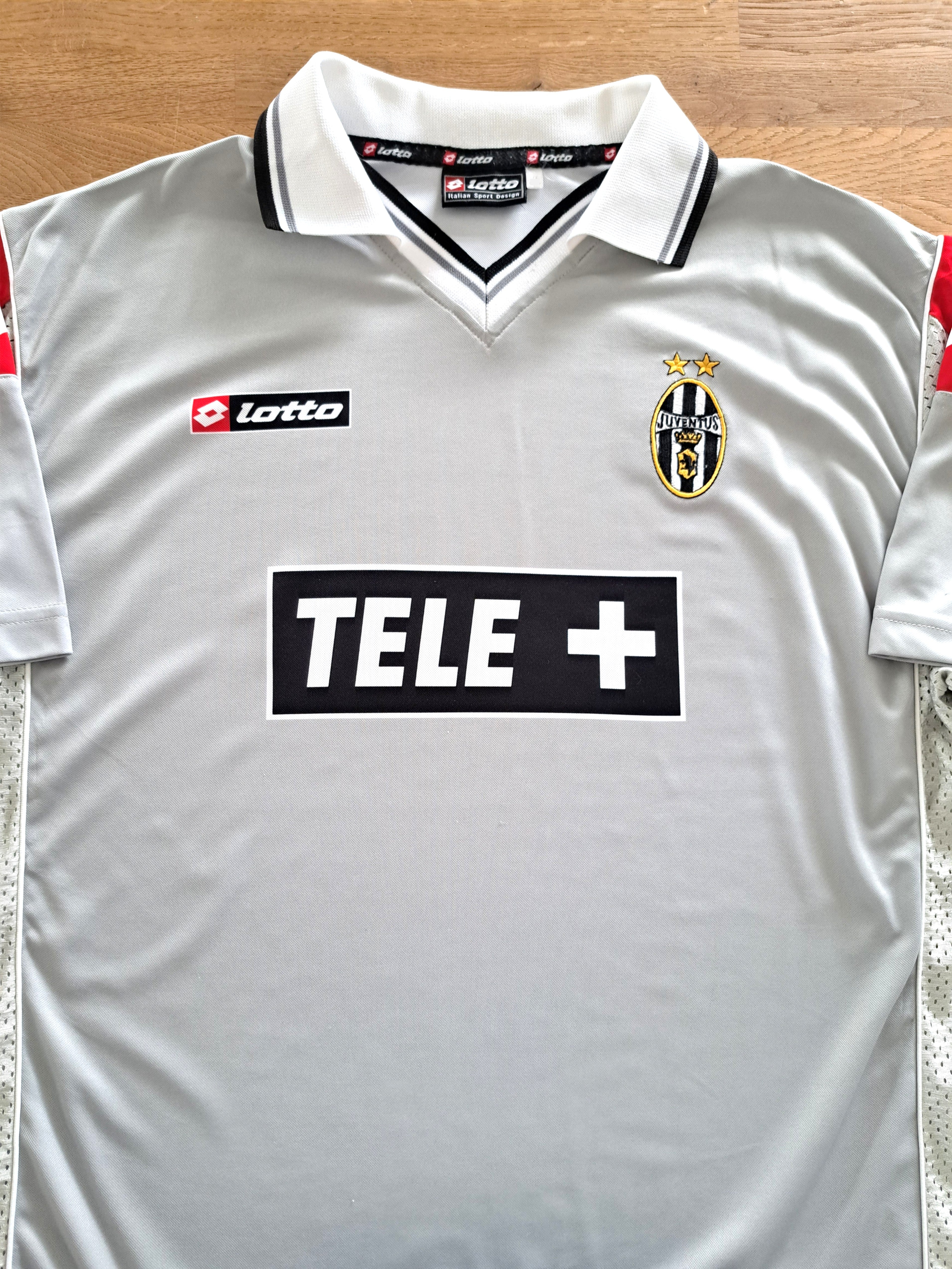 2000/01 Juventus 3rd Football Shirt