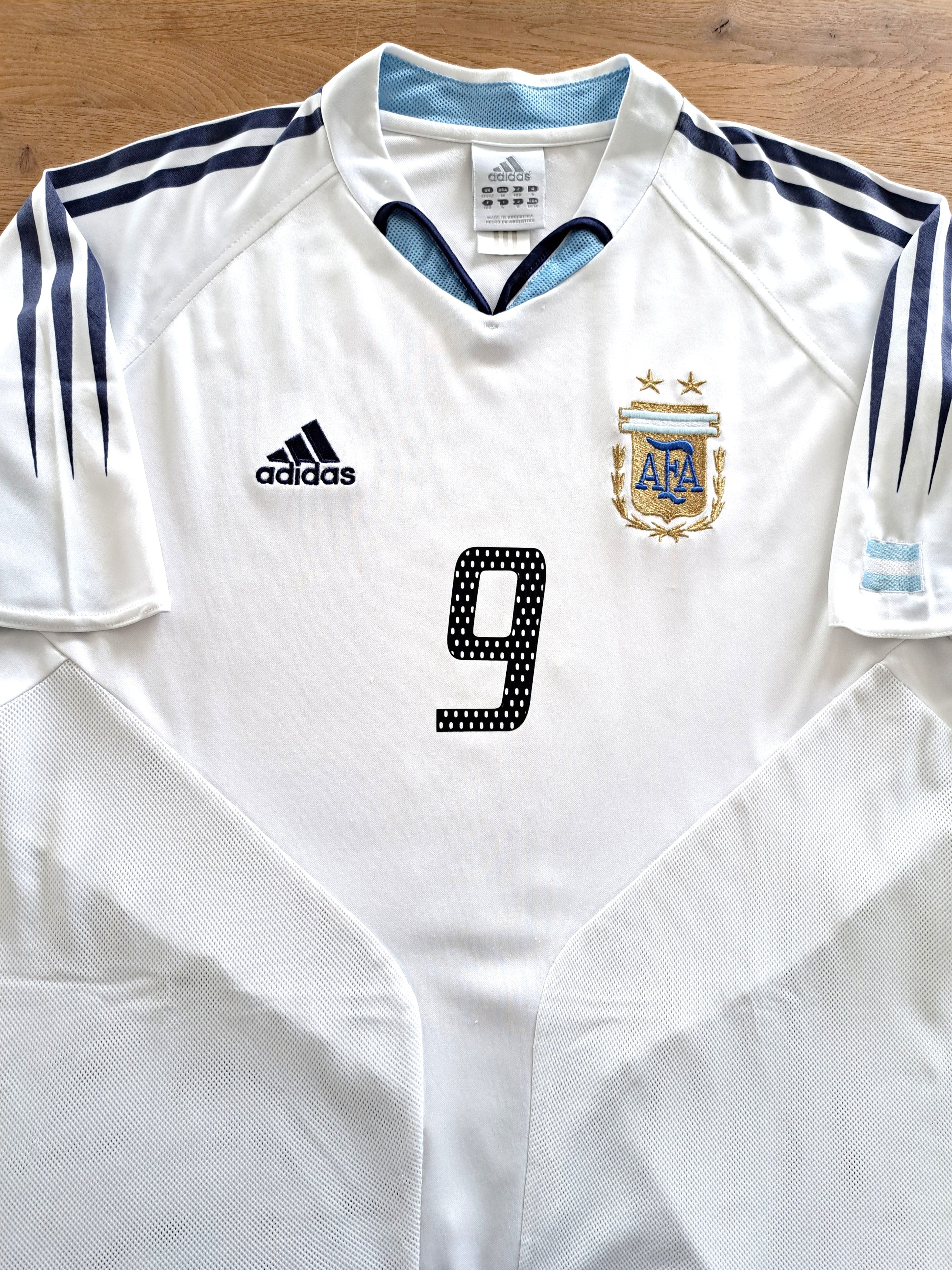 2004/05 Argentina 3rd Football Shirt Crespo #9