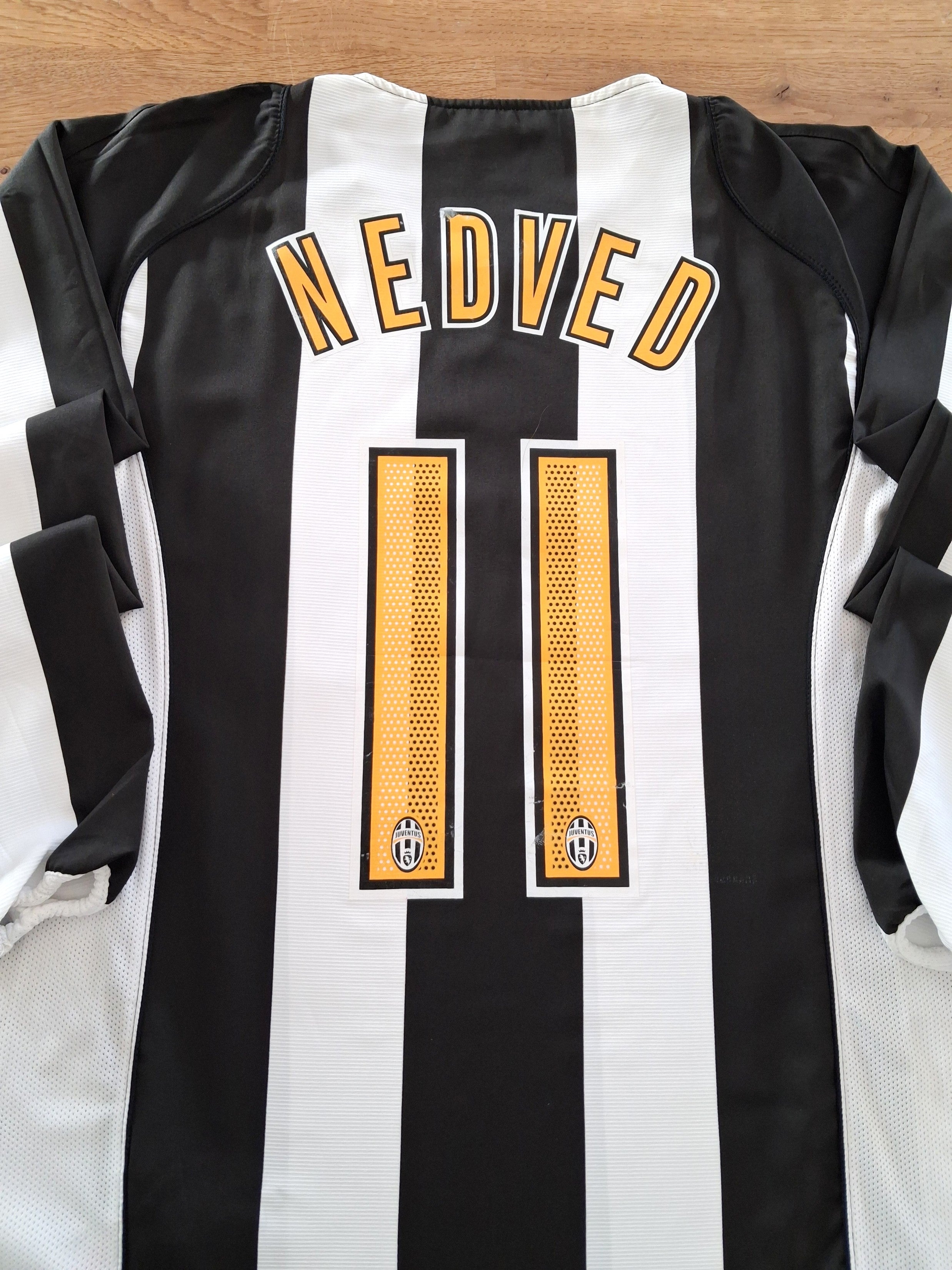 2004/05 Juventus Home Long Sleeve European Football Shirt Nedved #11