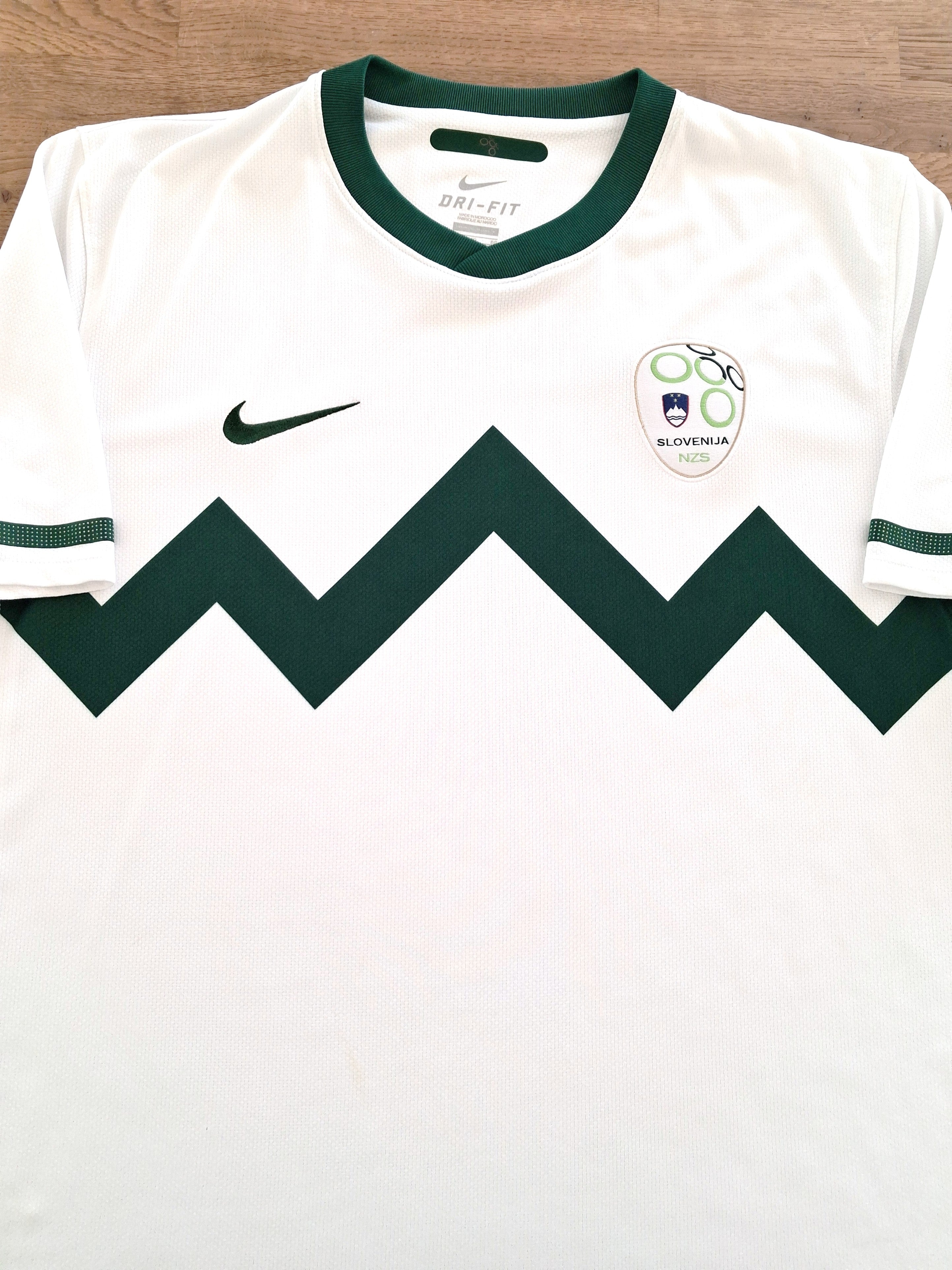 2010/11 Slovenia Home Football Shirt (XL)