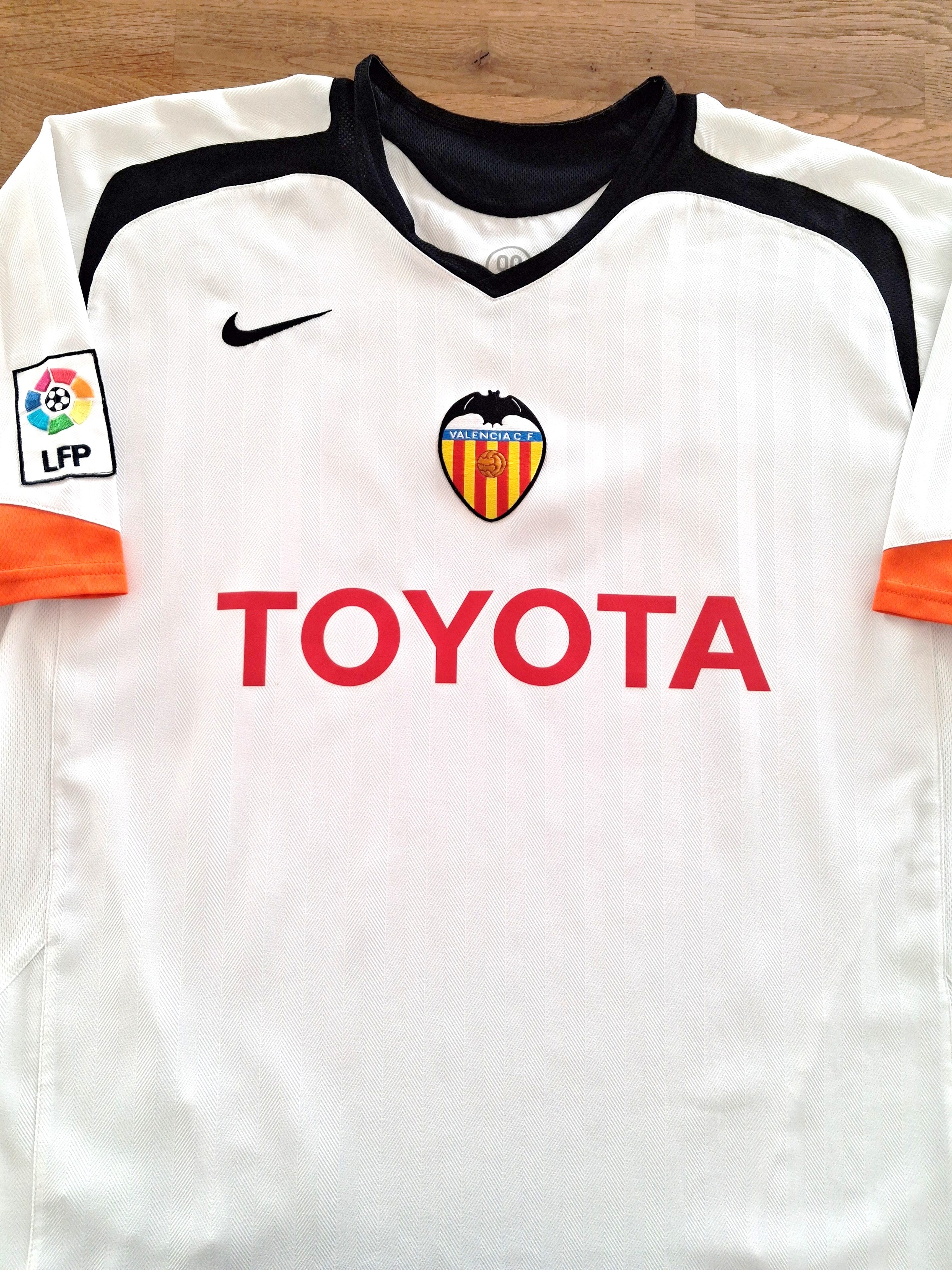 2005/06 Valencia Home La Liga Football Shirt