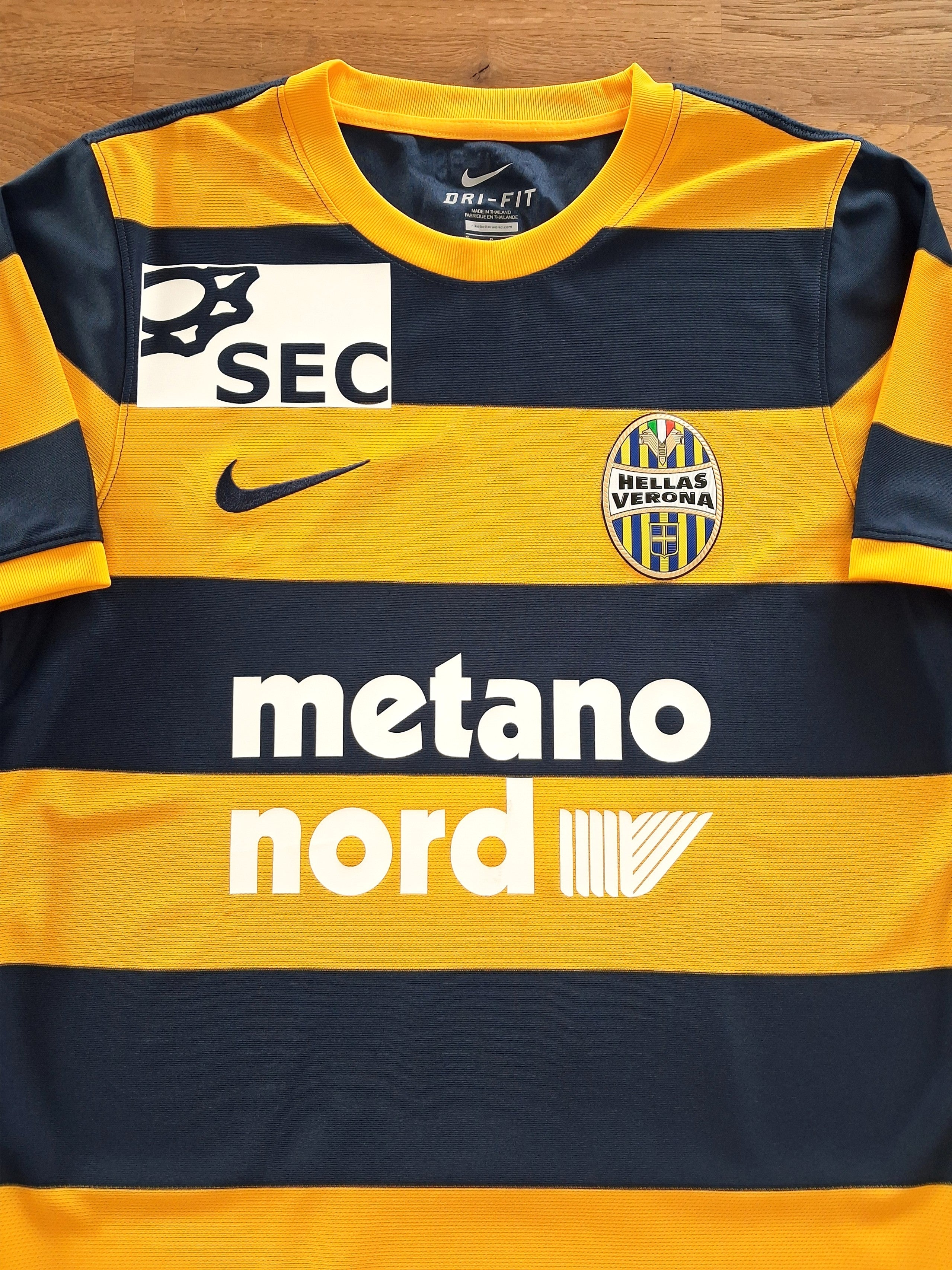 2016/17 Hellas Verona Home Player Issue Football Shirt