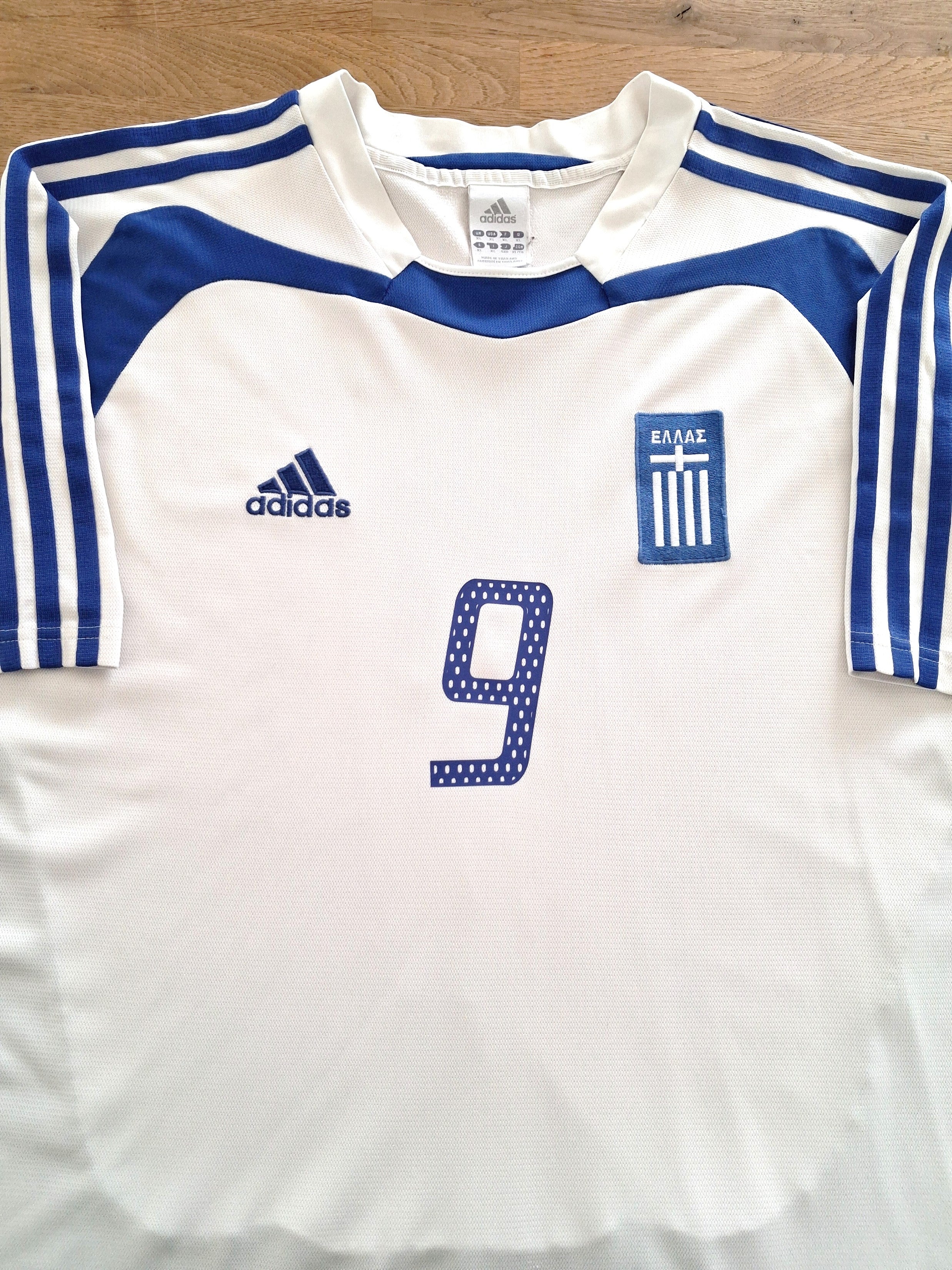 2004/05 Greece Away Football Shirt Charisteas #9