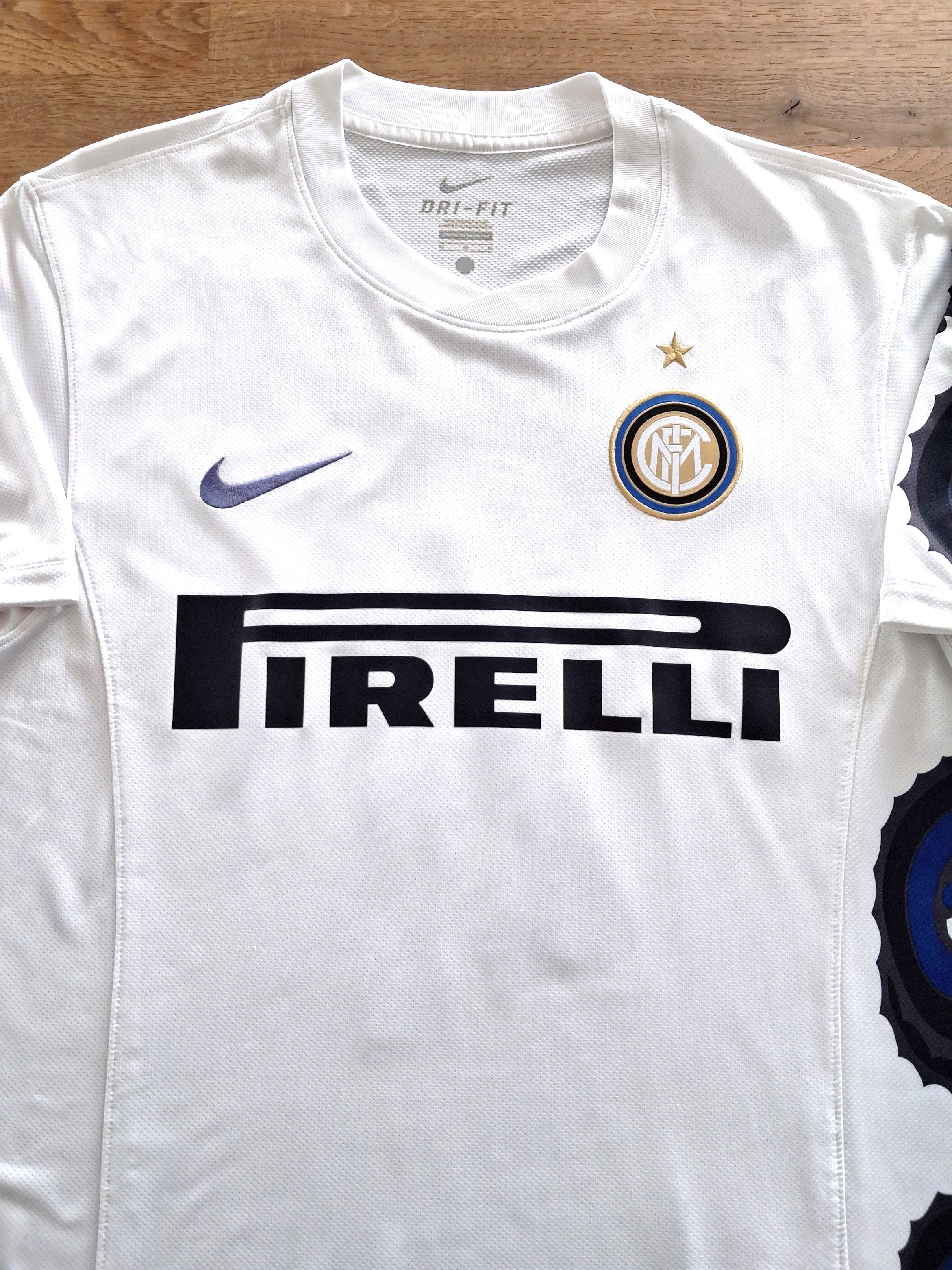 2010/11 Internazionale Away Football Shirt