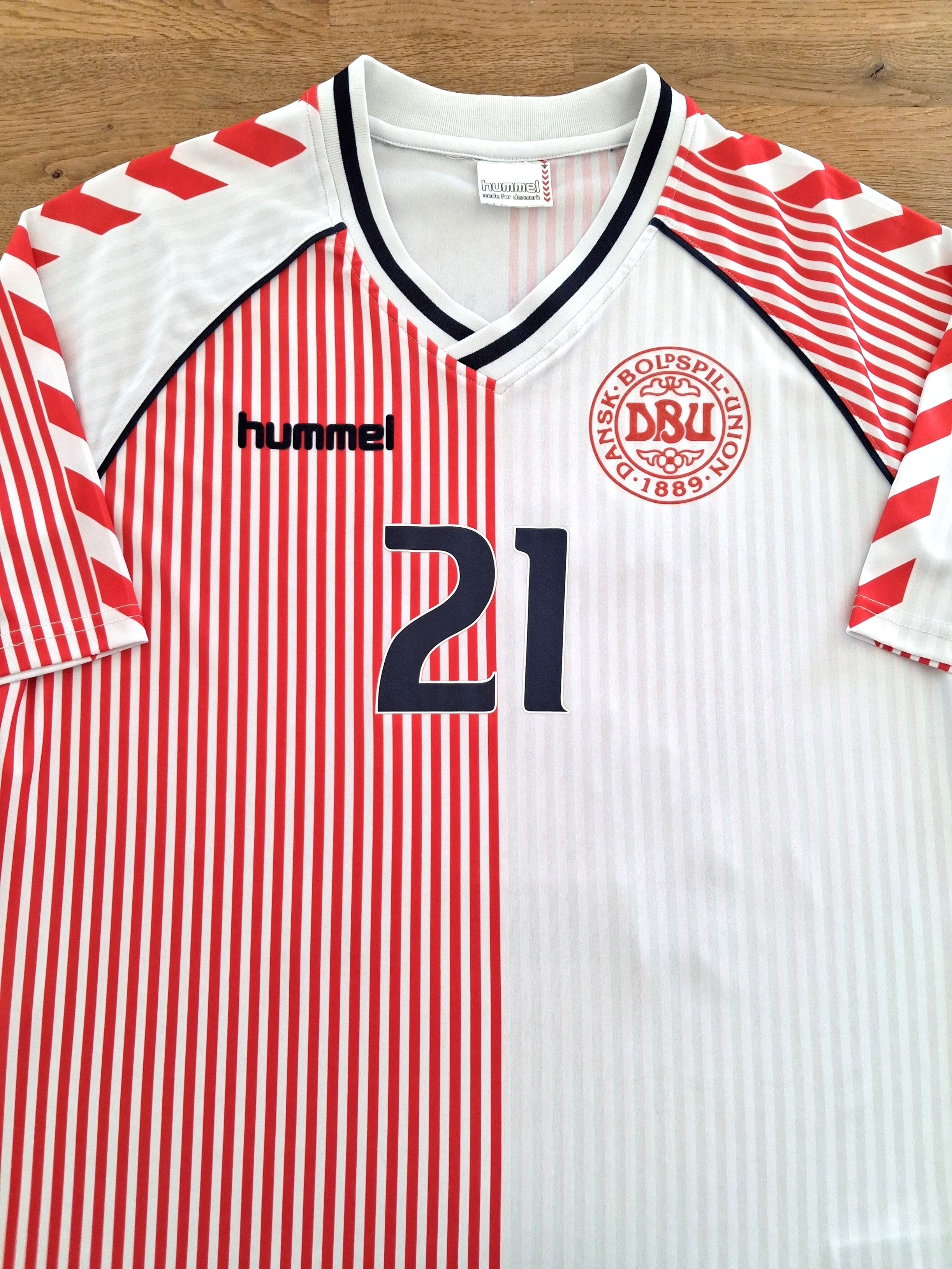 2023 Denmark 'DBU 86' Reissue Away Football Shirt Højlund #21