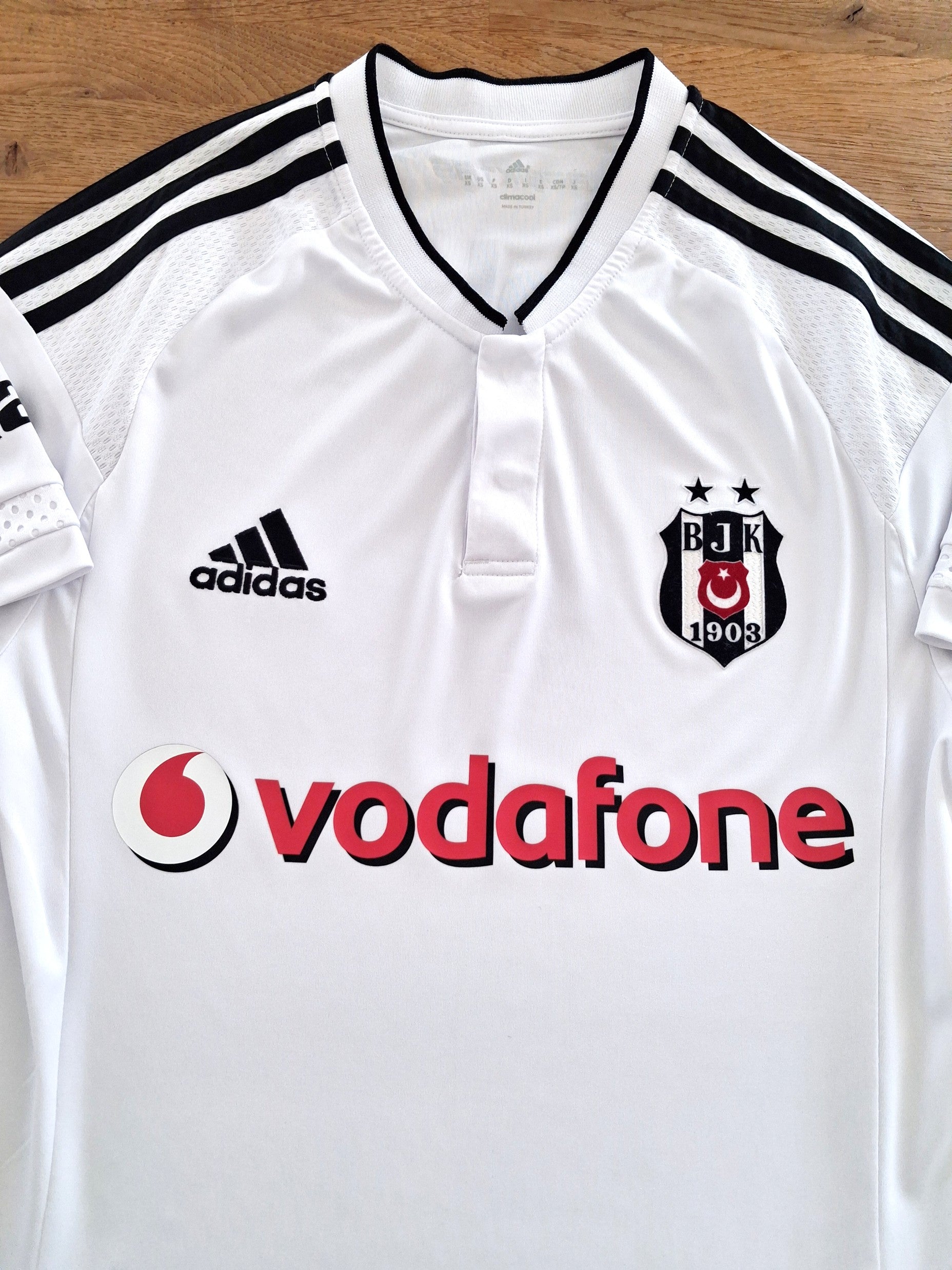 2015/16 Beşiktaş Home Football Shirt