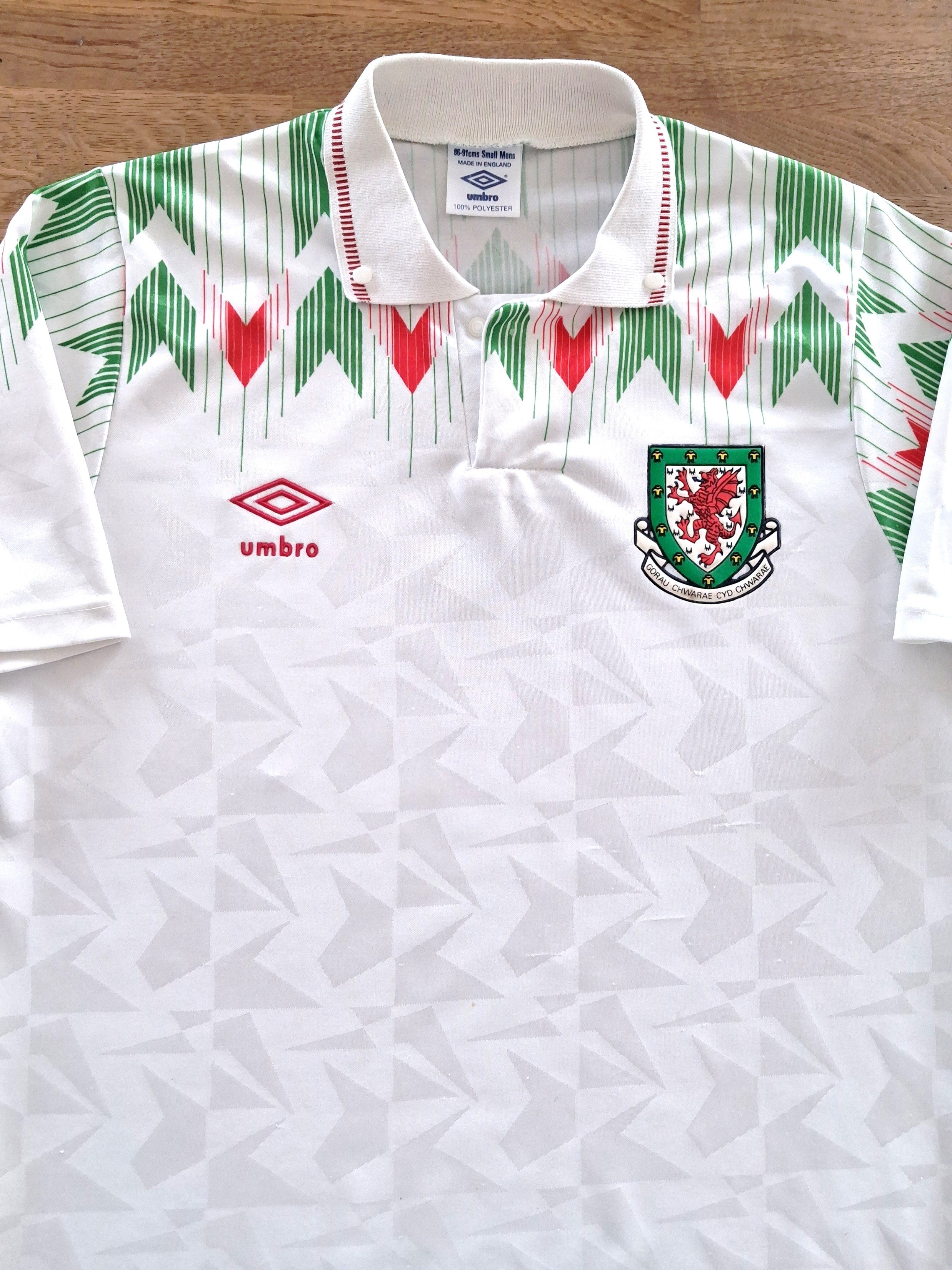 1990/91 Wales Away Football Shirt