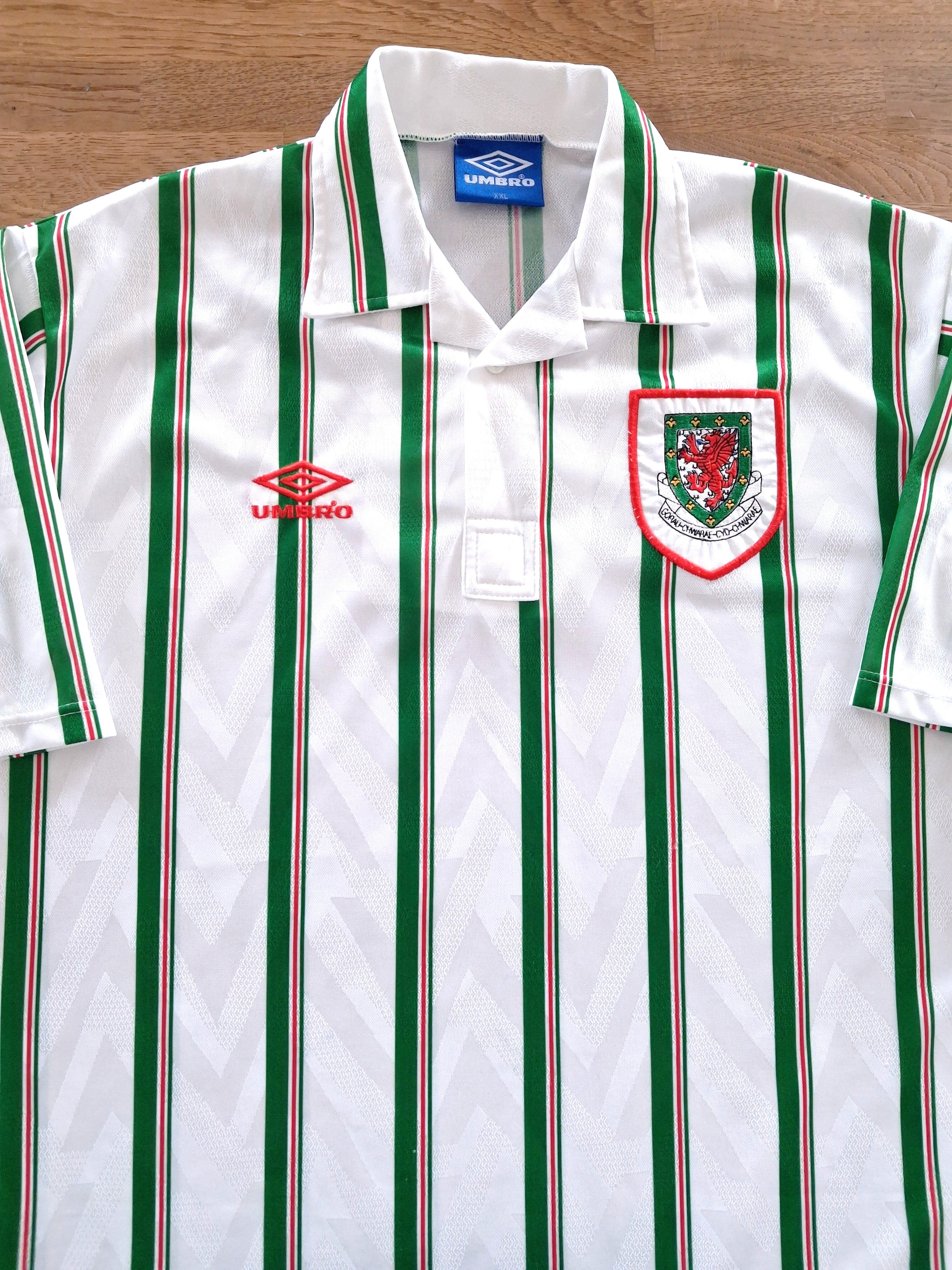 1993/94 Wales Away Football Shirt