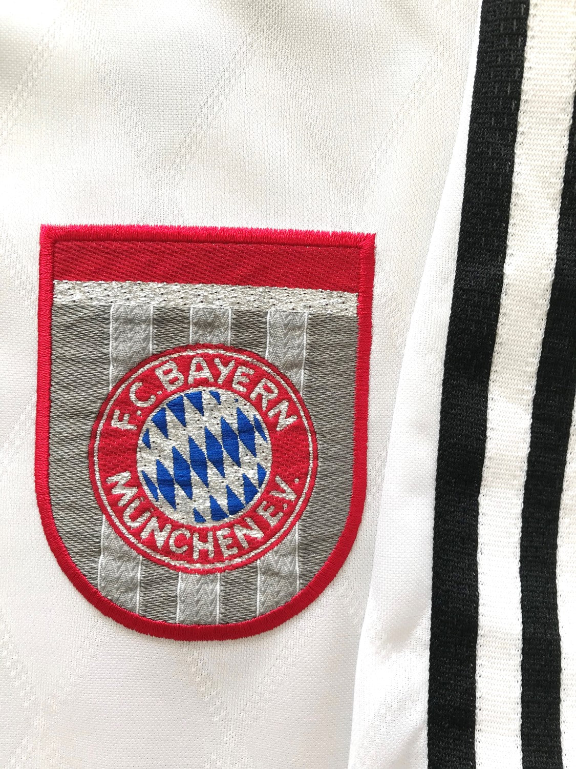 1996/97 Bayern Munich Away Football Shirt (S)