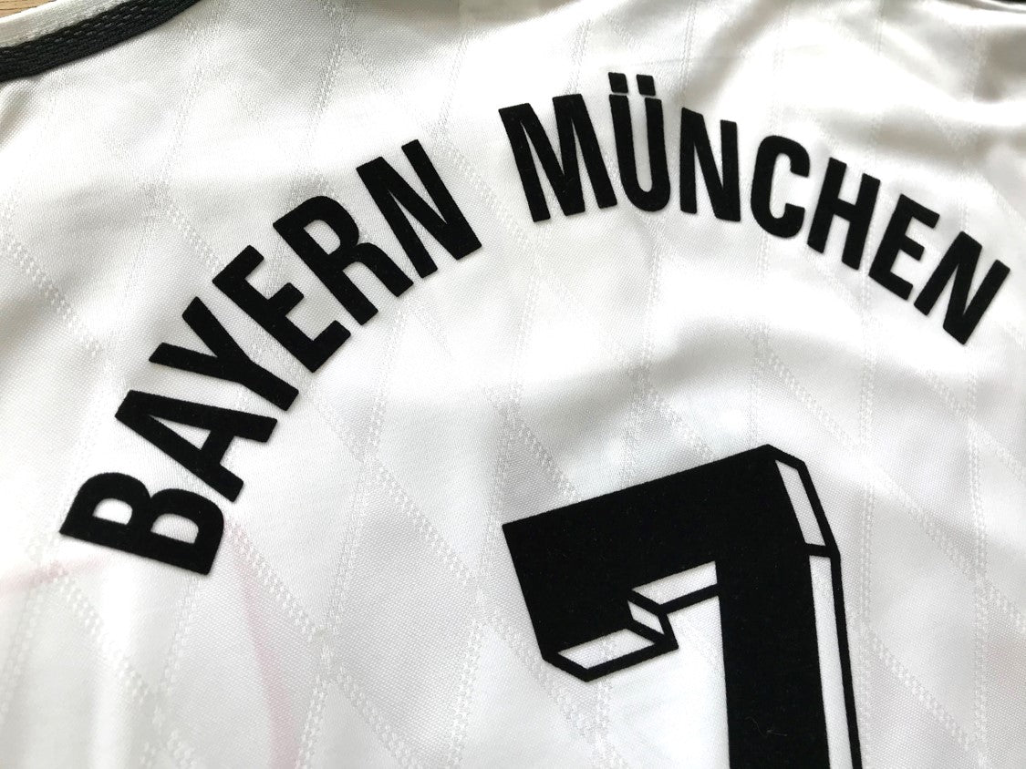 1996/97 Bayern Munich Away Football Shirt Scholl #7 (M)