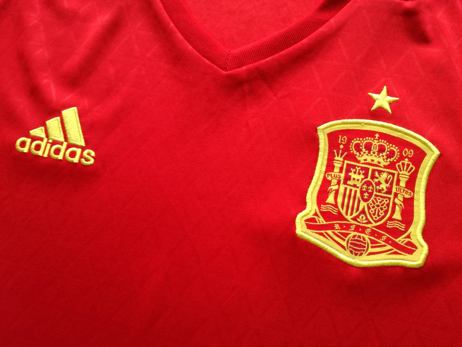 2015/16 Spain Home Football Shirt (L)