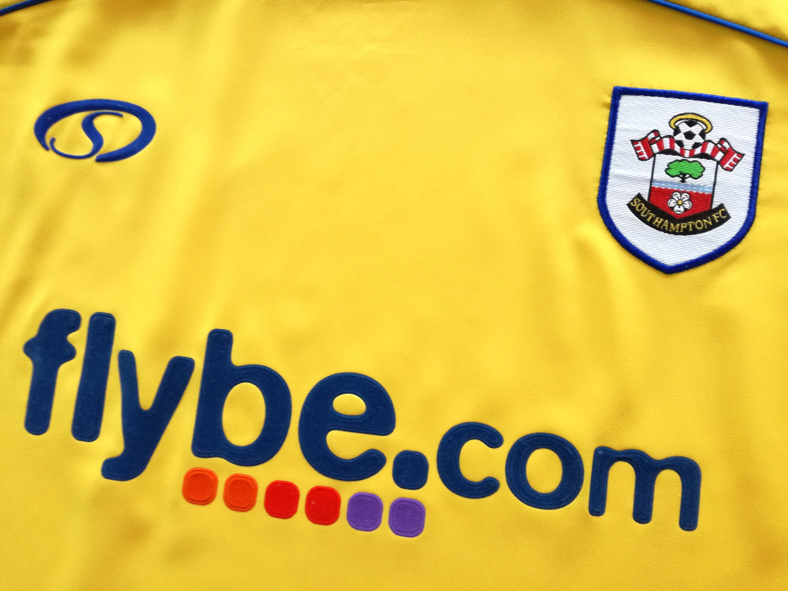 2007/08 Southampton Away Football Shirt. (L)