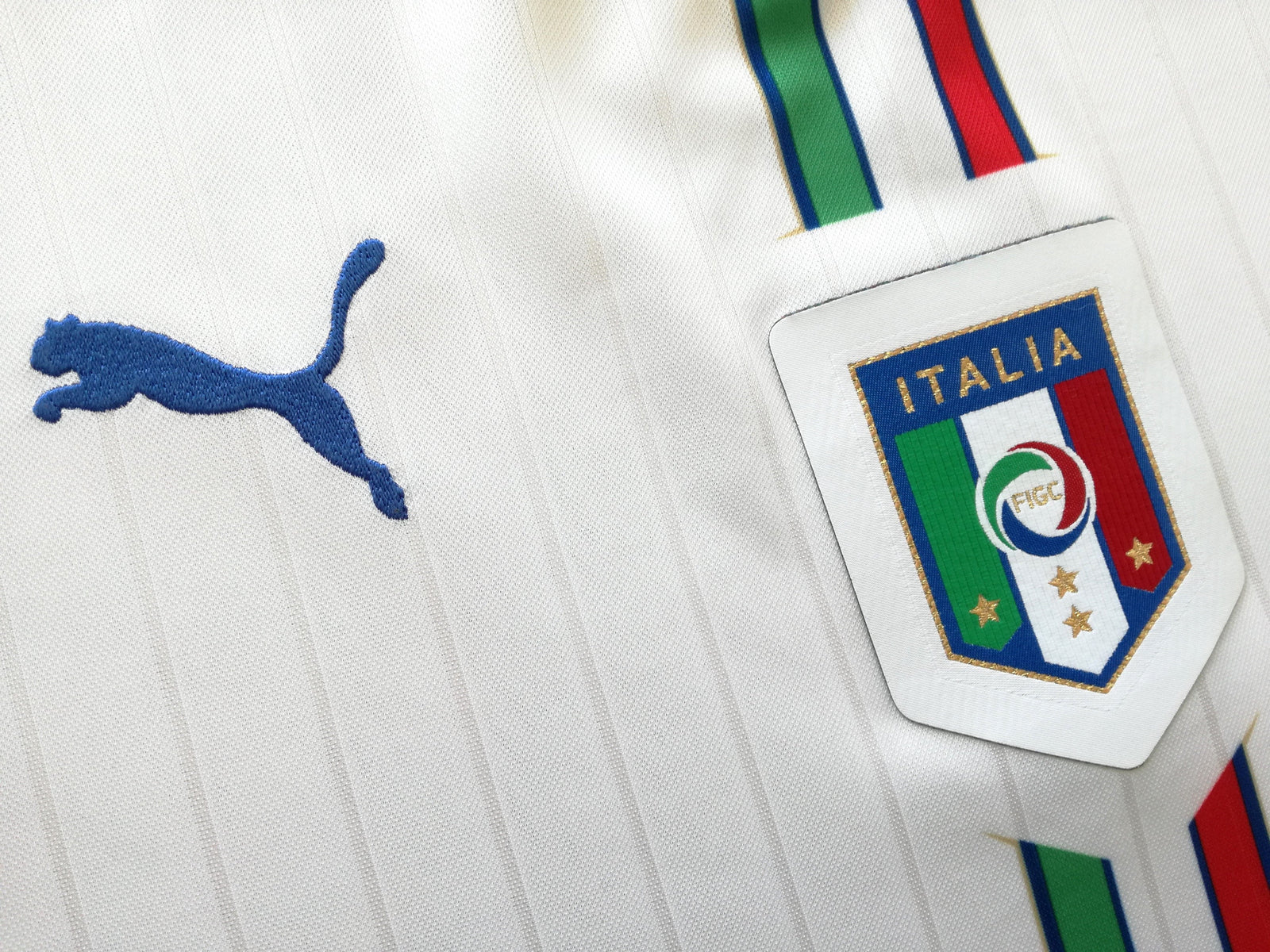 2015/16 Italy Away Football Shirt. (XL)