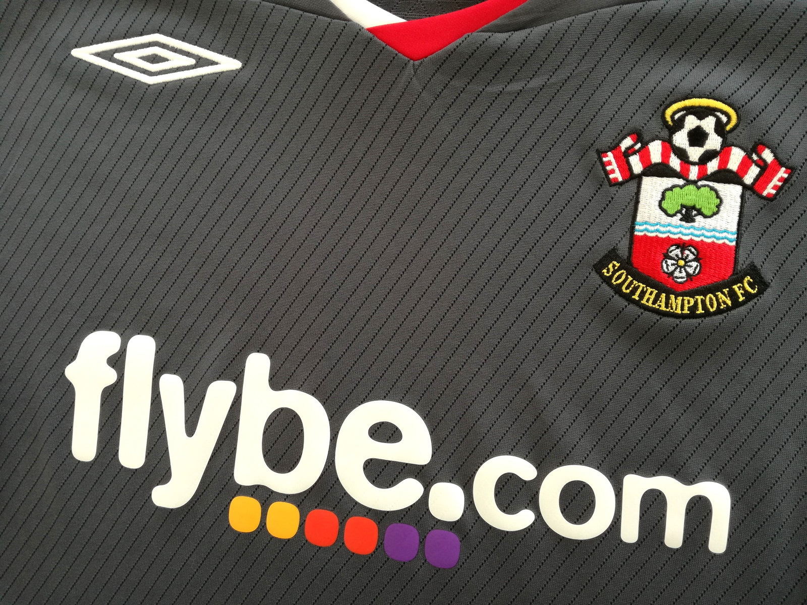 2008/09 Southampton Away Football Shirt. (XL)