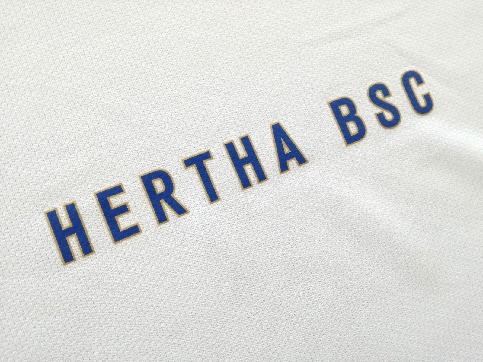 2006/07 Hertha Berlin Home Football Shirt (S)