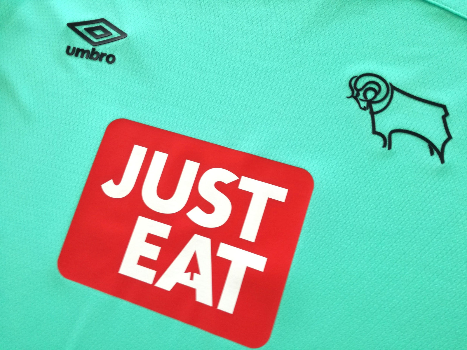 2016/17 Derby County 3rd Football Shirt (XL)