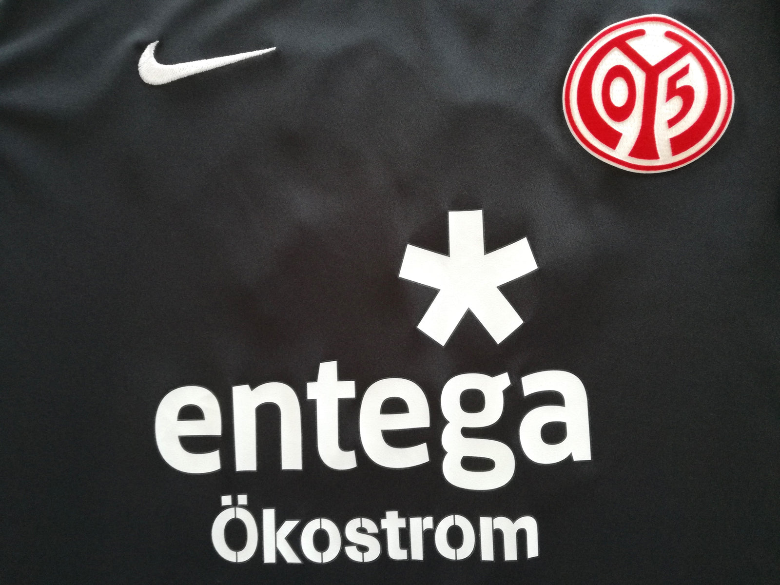 2013/14 Mainz 05 Away DFB Cup Football Shirt Mortiz #8 (L)