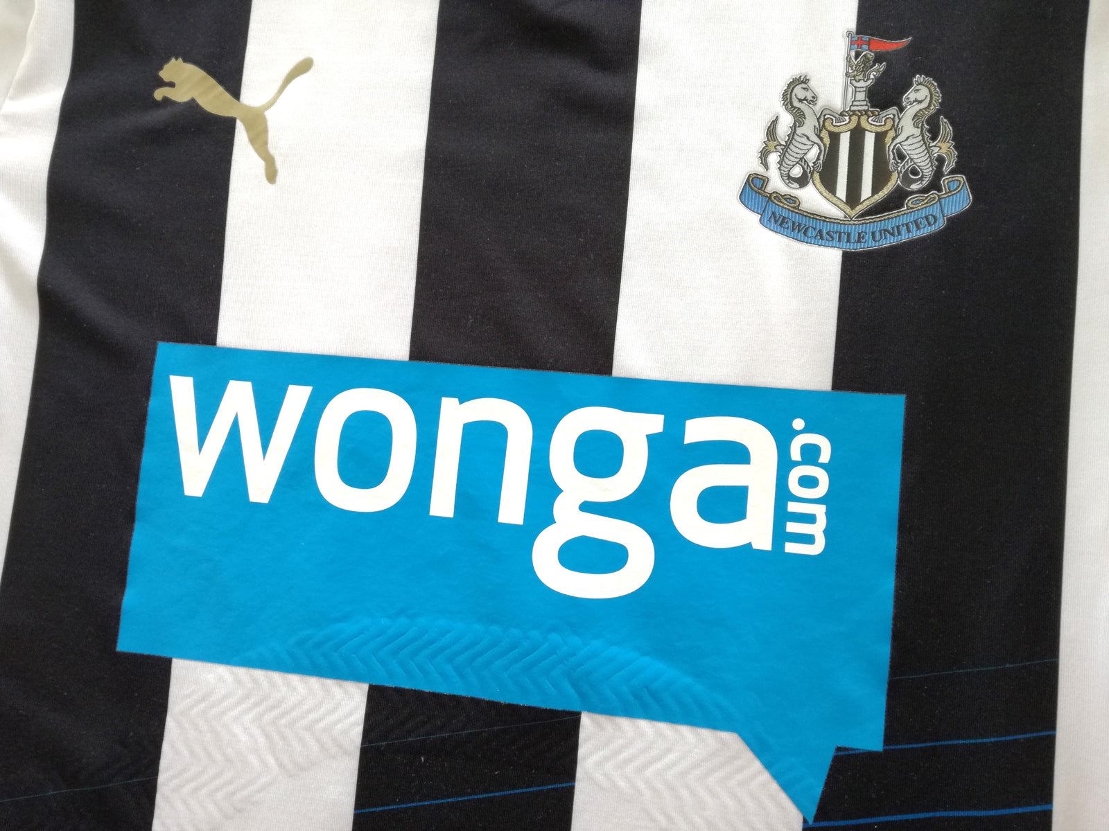 2016 Newcastle United Home Match Worn (vs Man Utd) Premier League Football Shirt Mbemba #18 (L)