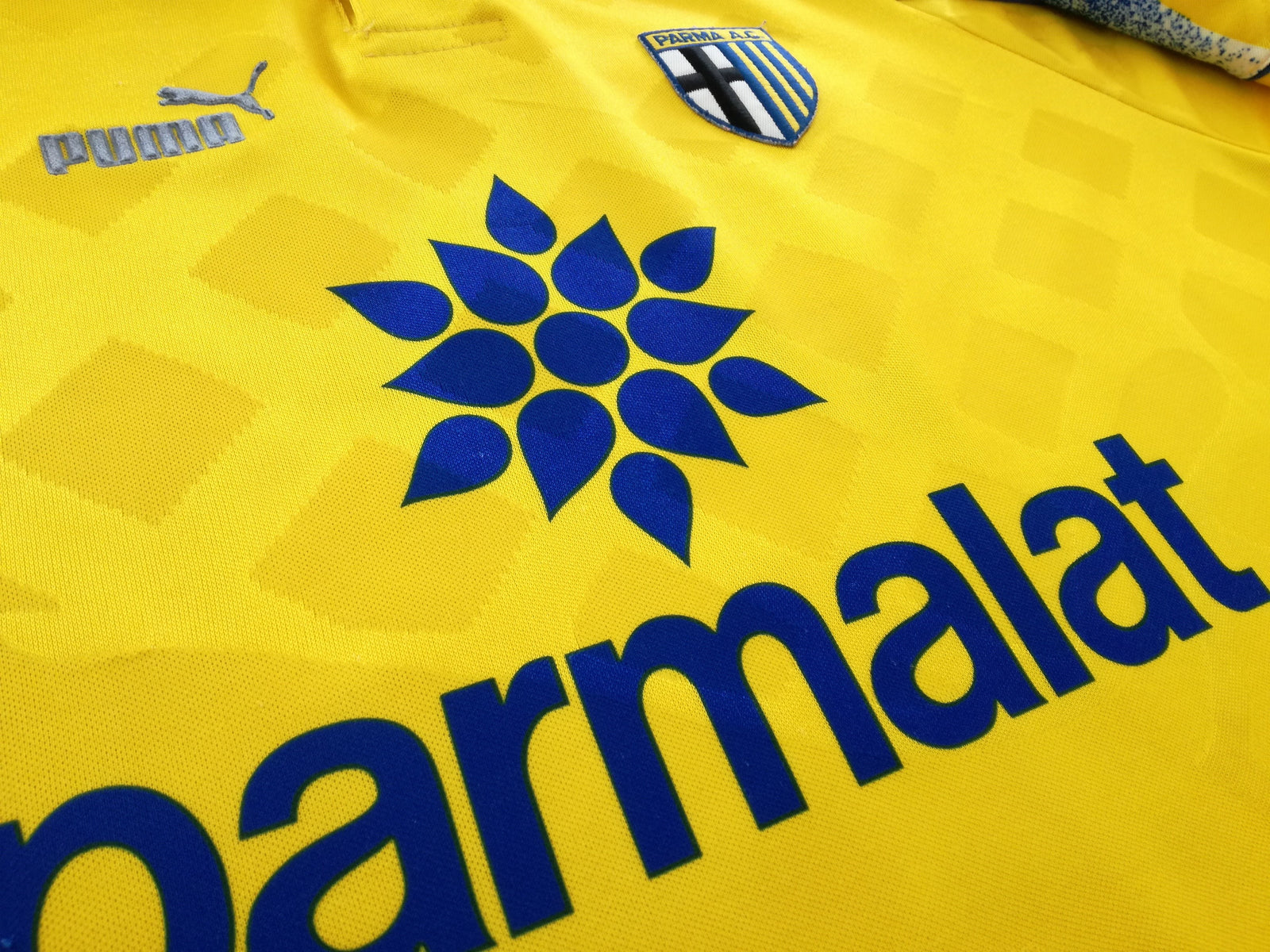 1995/96 Parma 3rd Football Shirt. Zola #10 (XL)