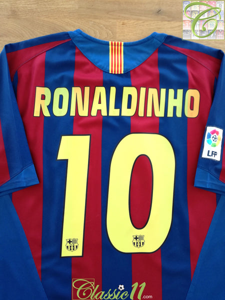 2005/06 Barcelona Home La Liga Football Shirt Ronaldinho #10