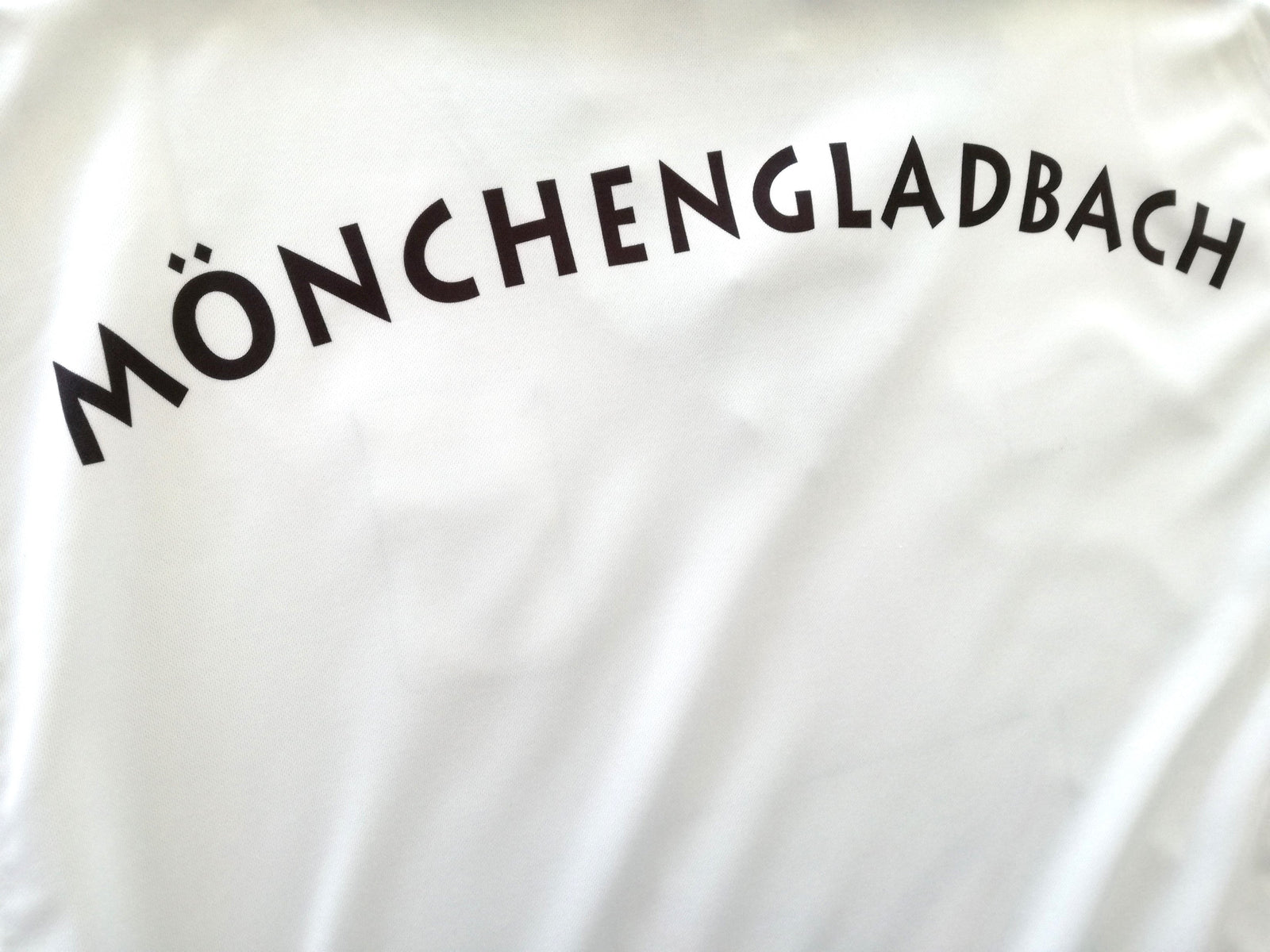 1992/93 Borussia M'gladbach Home Football Shirt. (M)