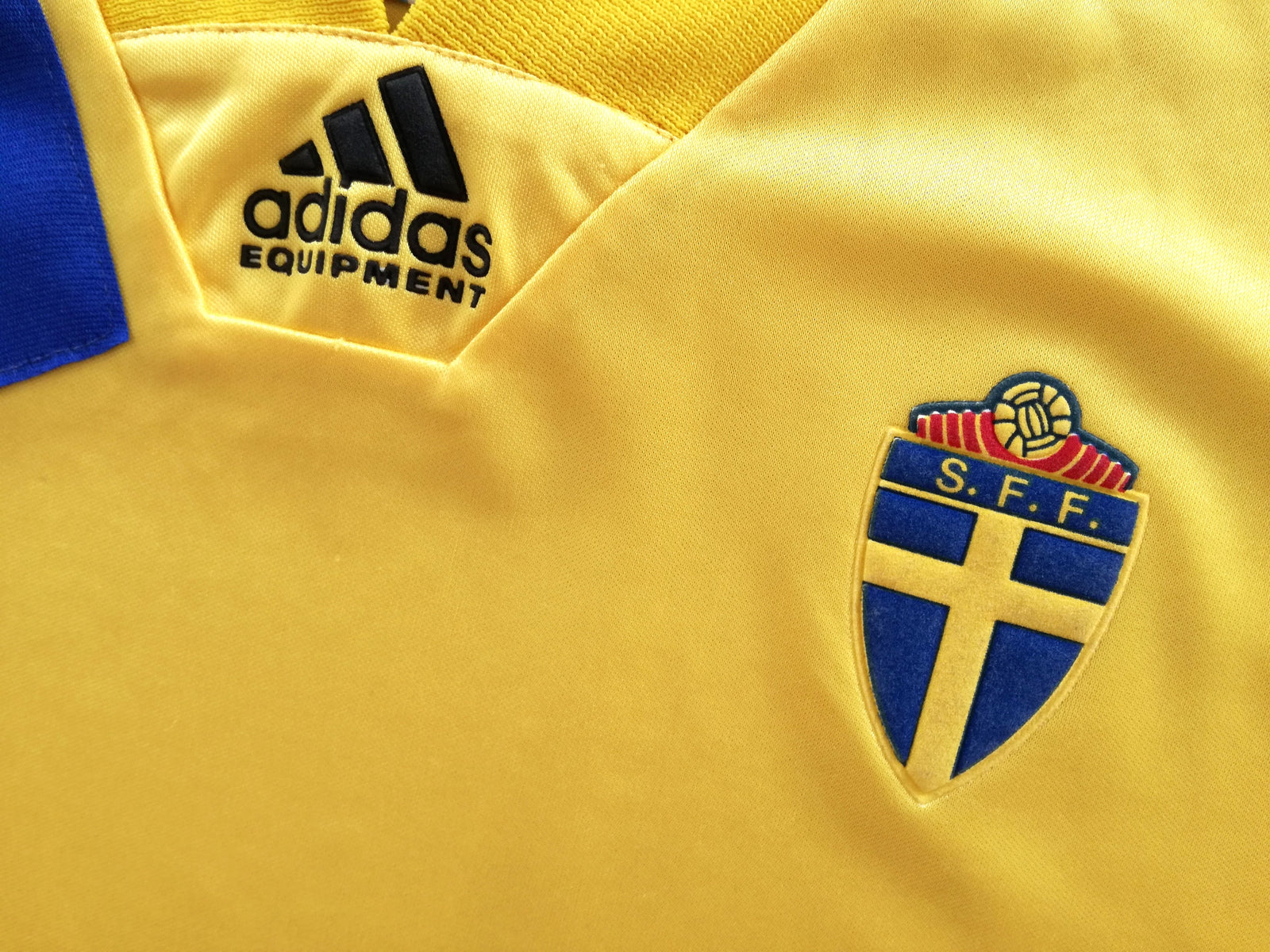 1992/93 Sweden Home Football Shirt (S)