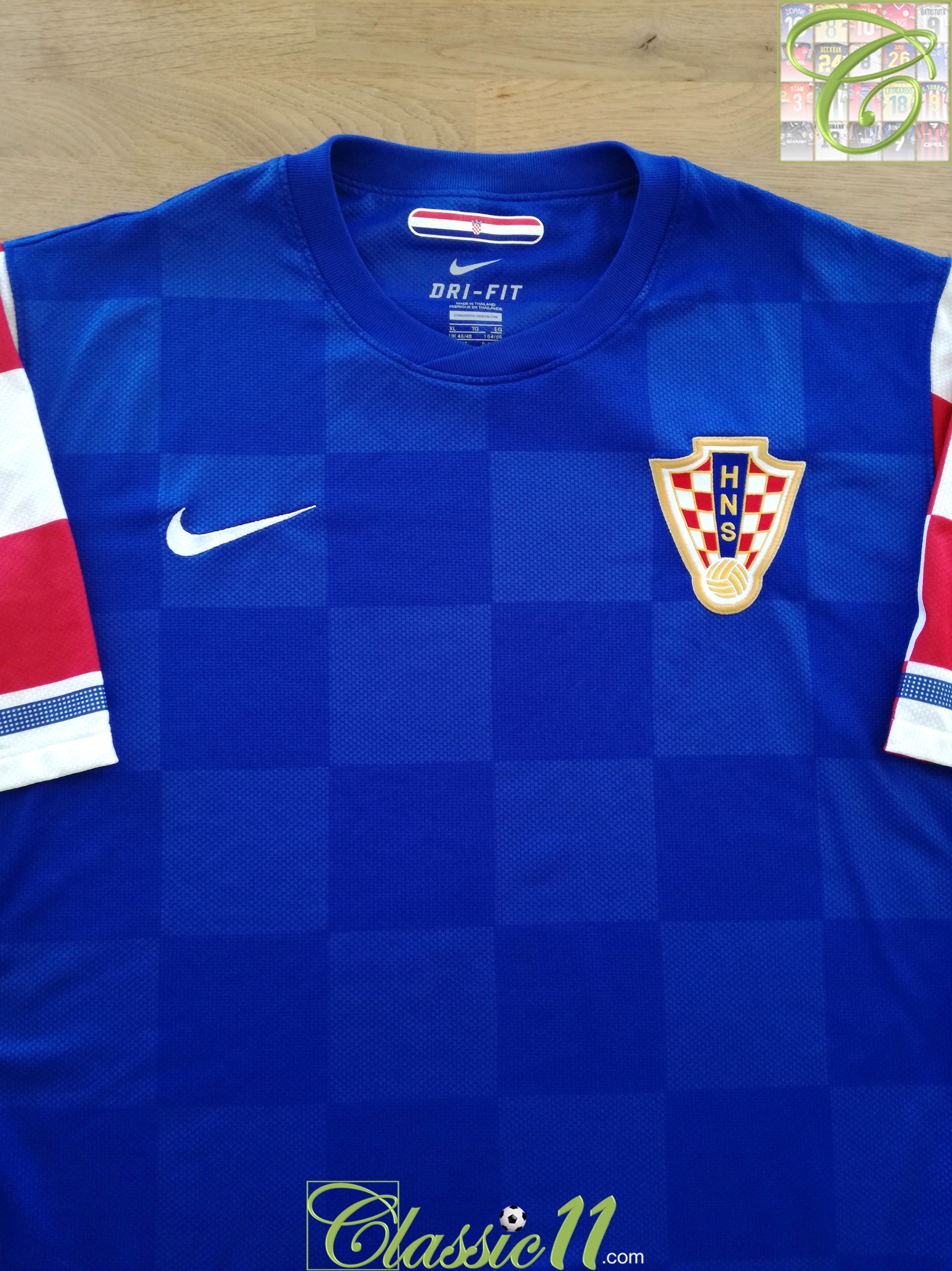 2010/11 Croatia Away Football Shirt (XXL)