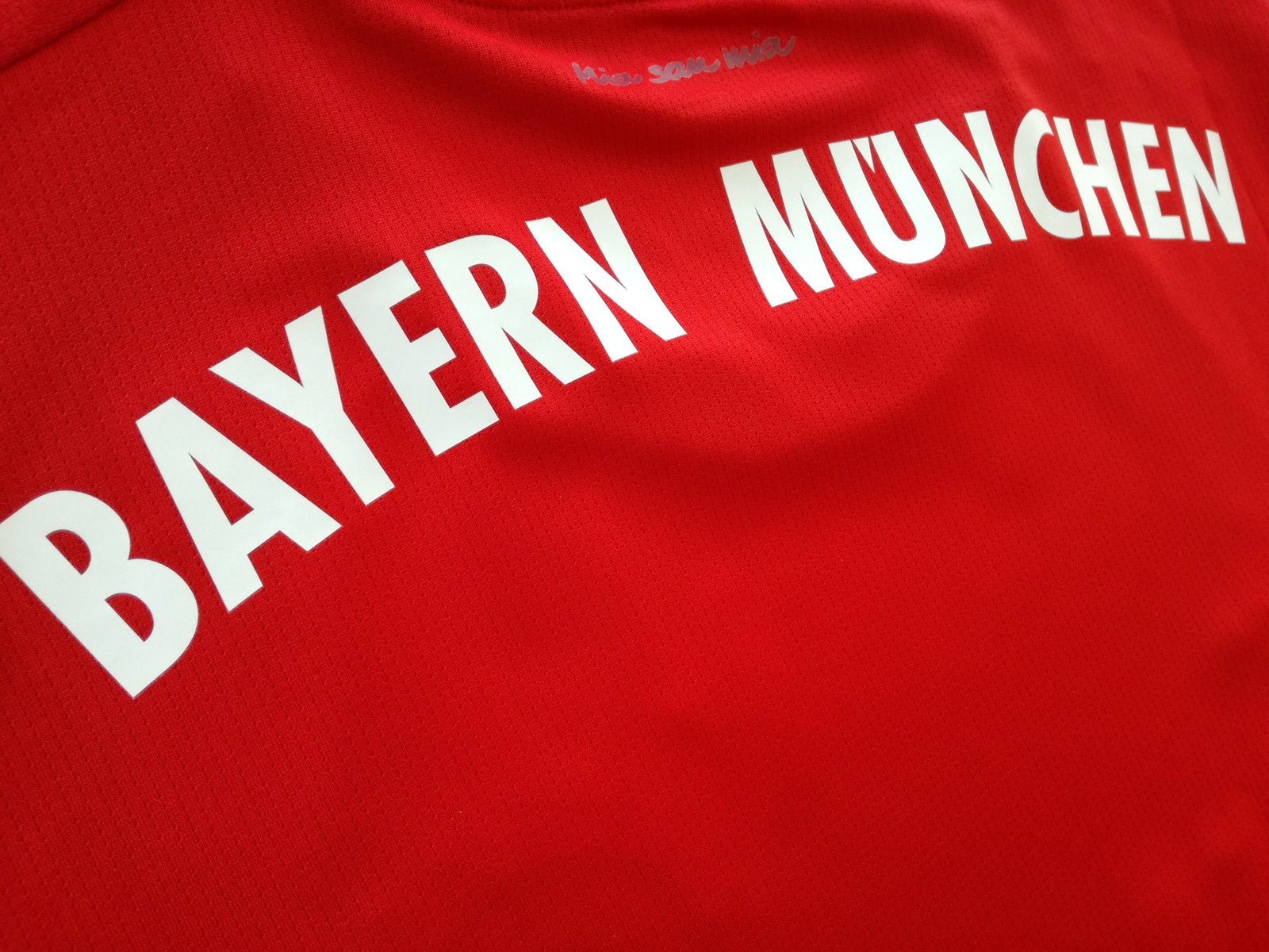 2015/16 Bayern Munich Home Football Shirt (S)