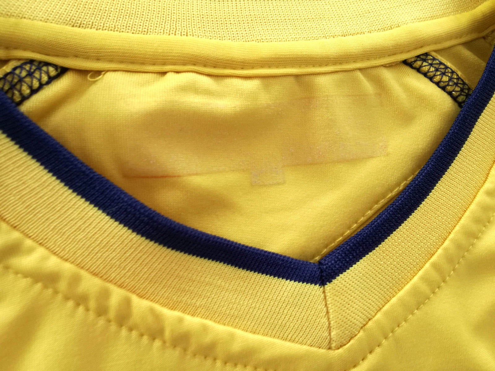 2009/10 Modena Home Football Shirt. (L)