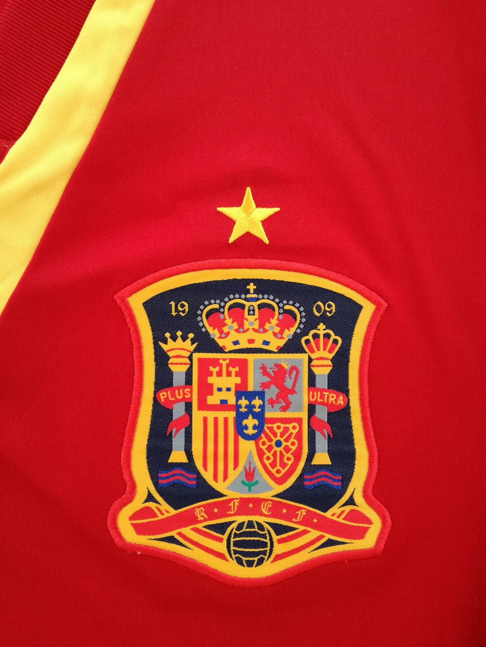 2012/13 Spain Home Football Shirt (L)