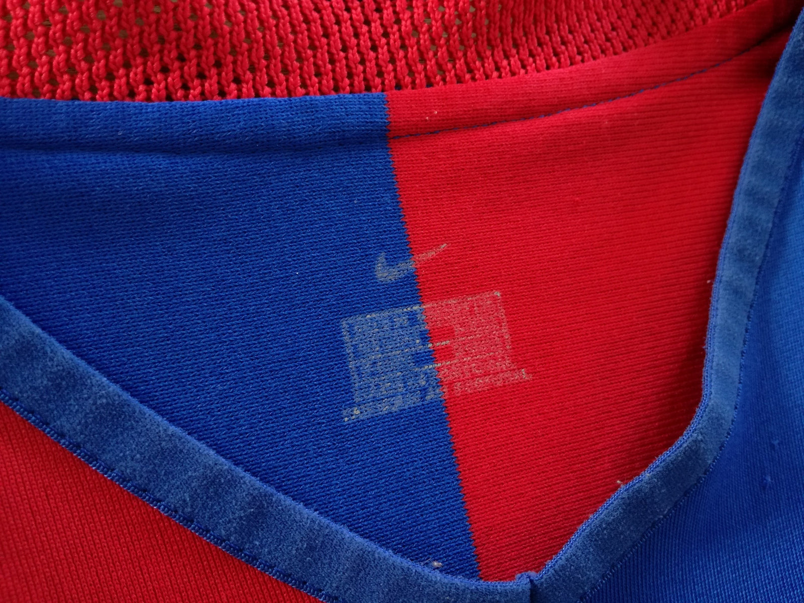 2002/03 FC Basel Home Football Shirt Kilian #10 (M)