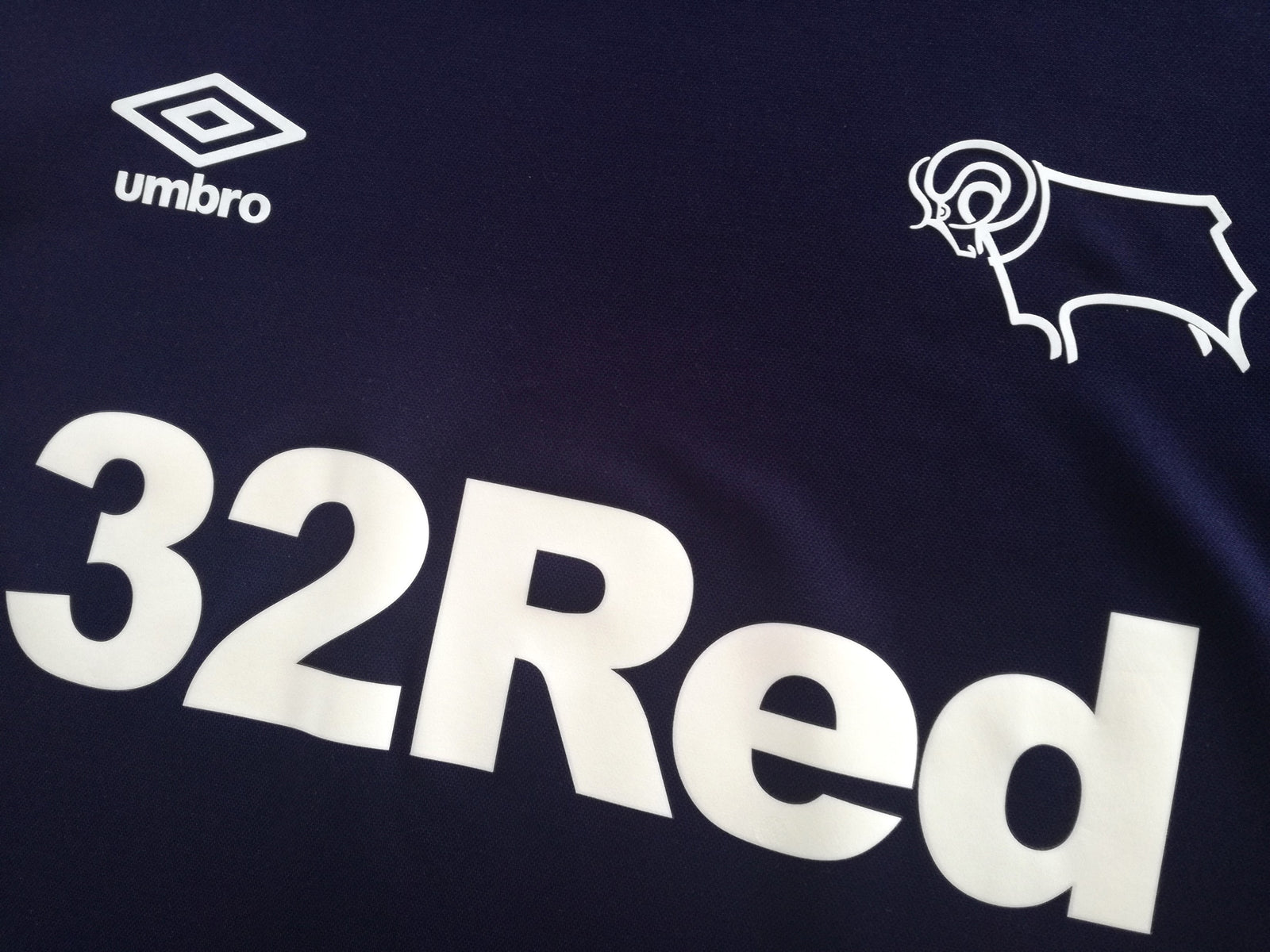 2018/19 Derby County Away Football Shirt (M)