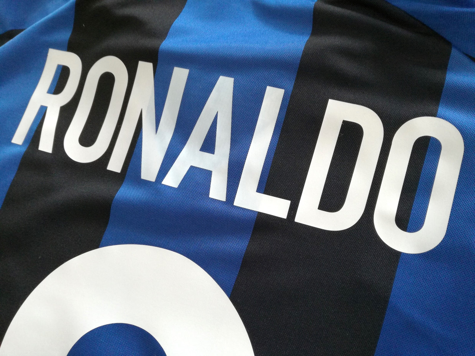 2001/02 Internazionale Home Football Shirt Ronaldo #9 (XL)