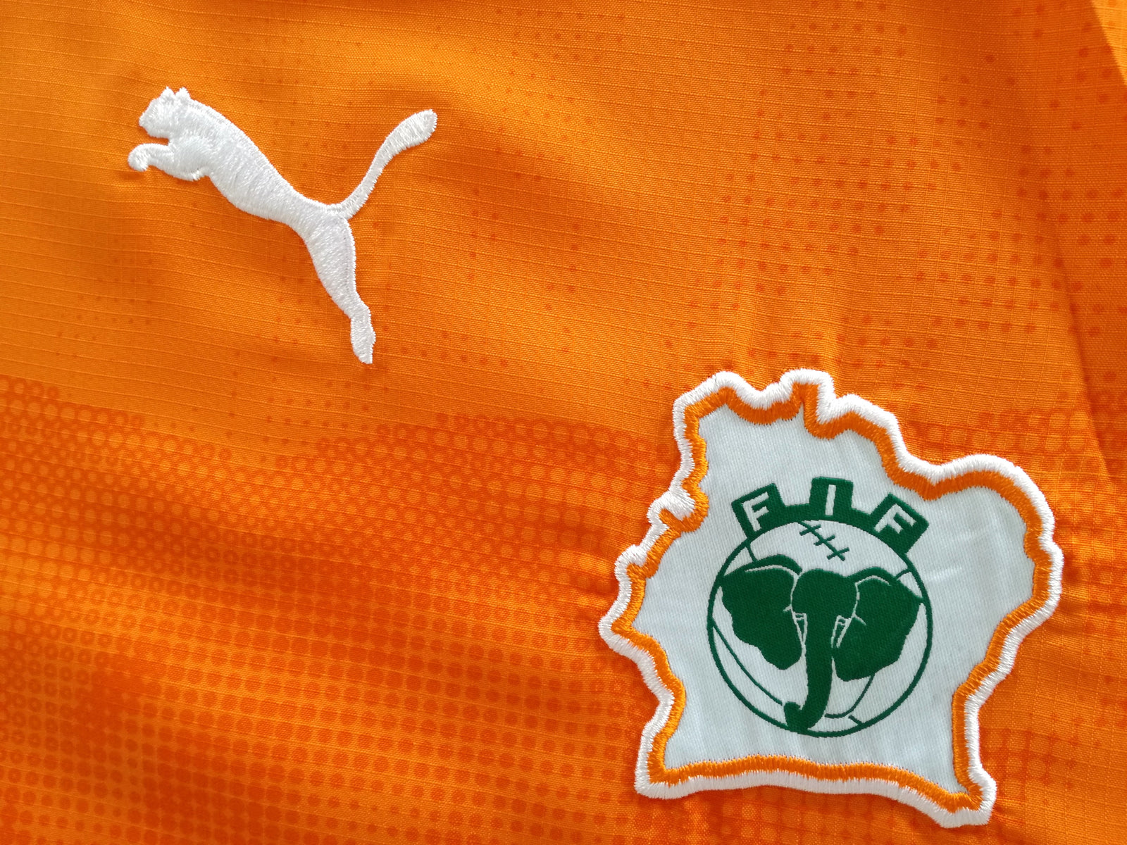 2006/07 Ivory Coast home Football Shirt (M)