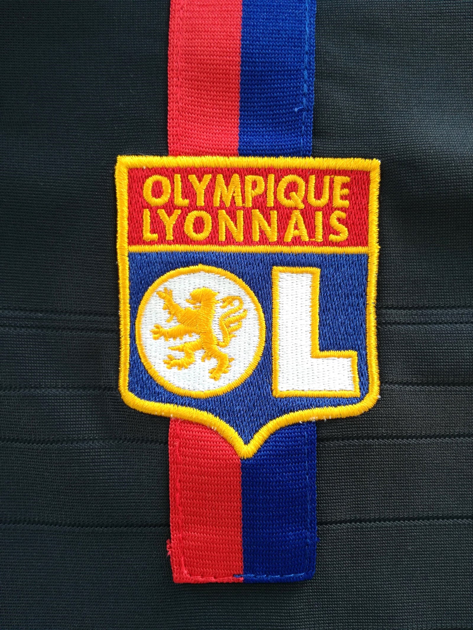 2004/05 Lyon Away Football Shirt (M)