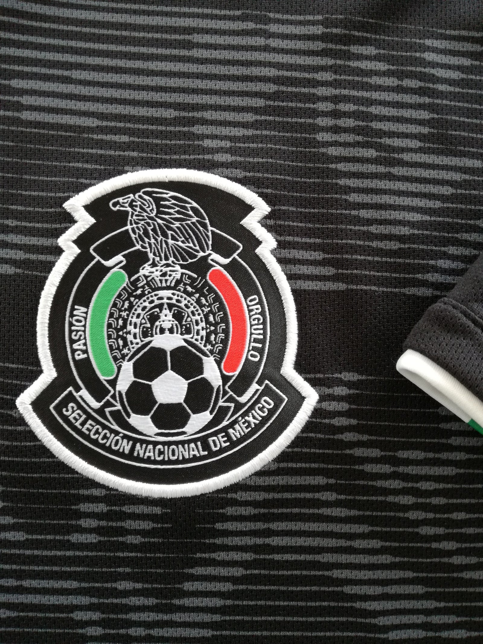 2019 Mexico Home Football Shirt (XL)