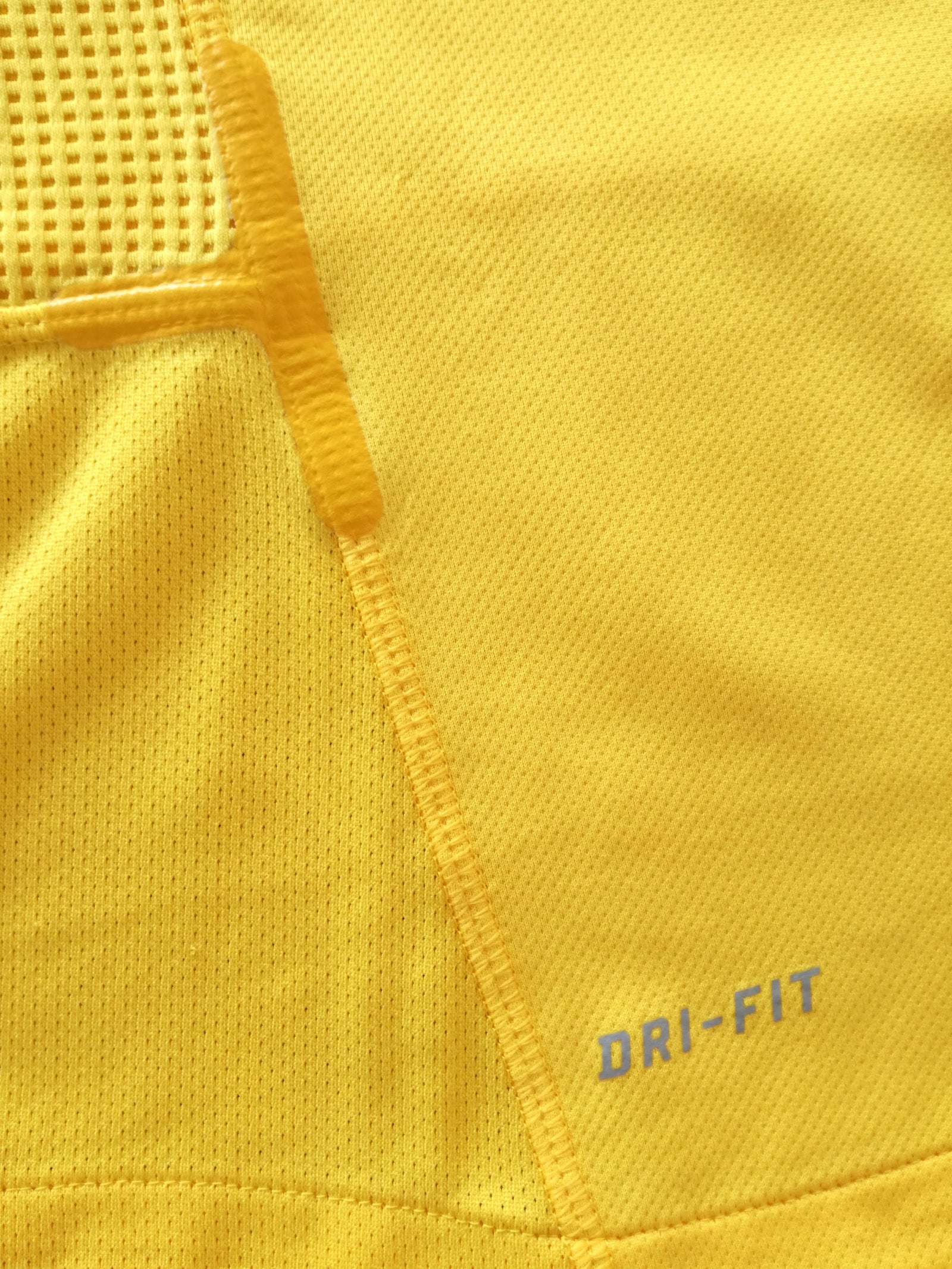 2011 Brazil Home Player Issue Football Shirt. (L)