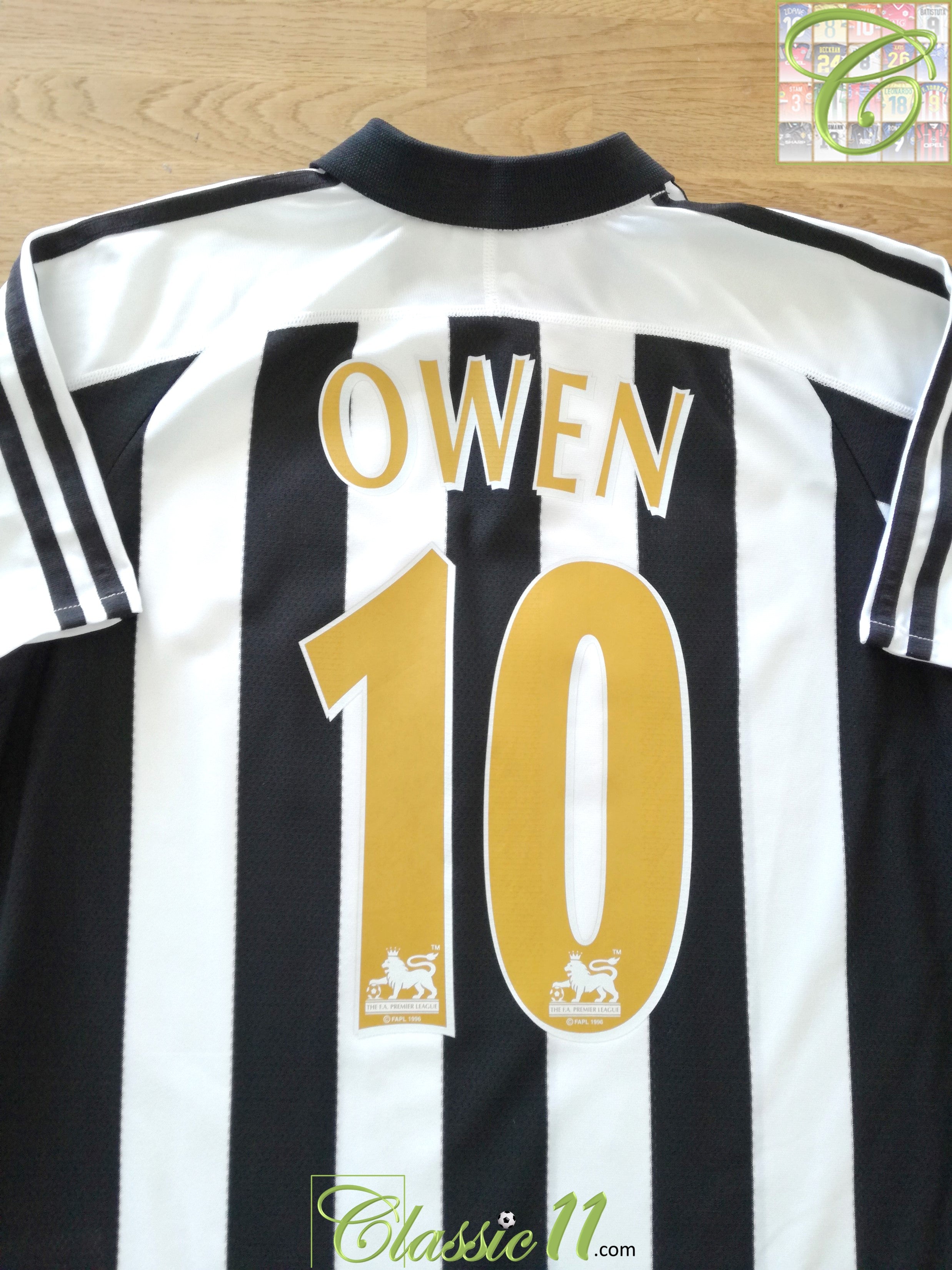 2003/04 Newcastle Utd Home Premier League Football Shirt Owen #10